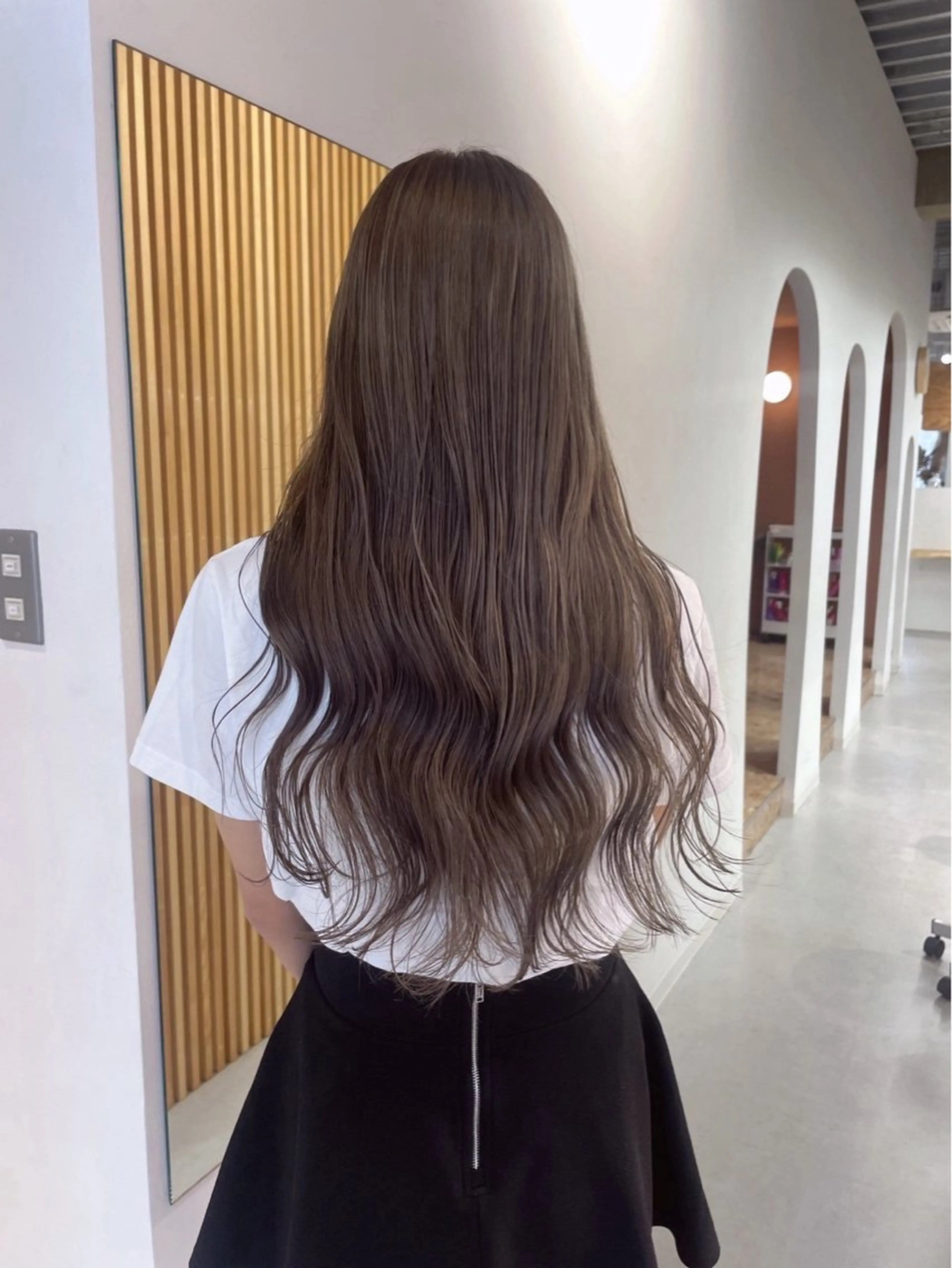 ロング AKIRA☀️ 艶/うるおい/カラーのヘアスタイル