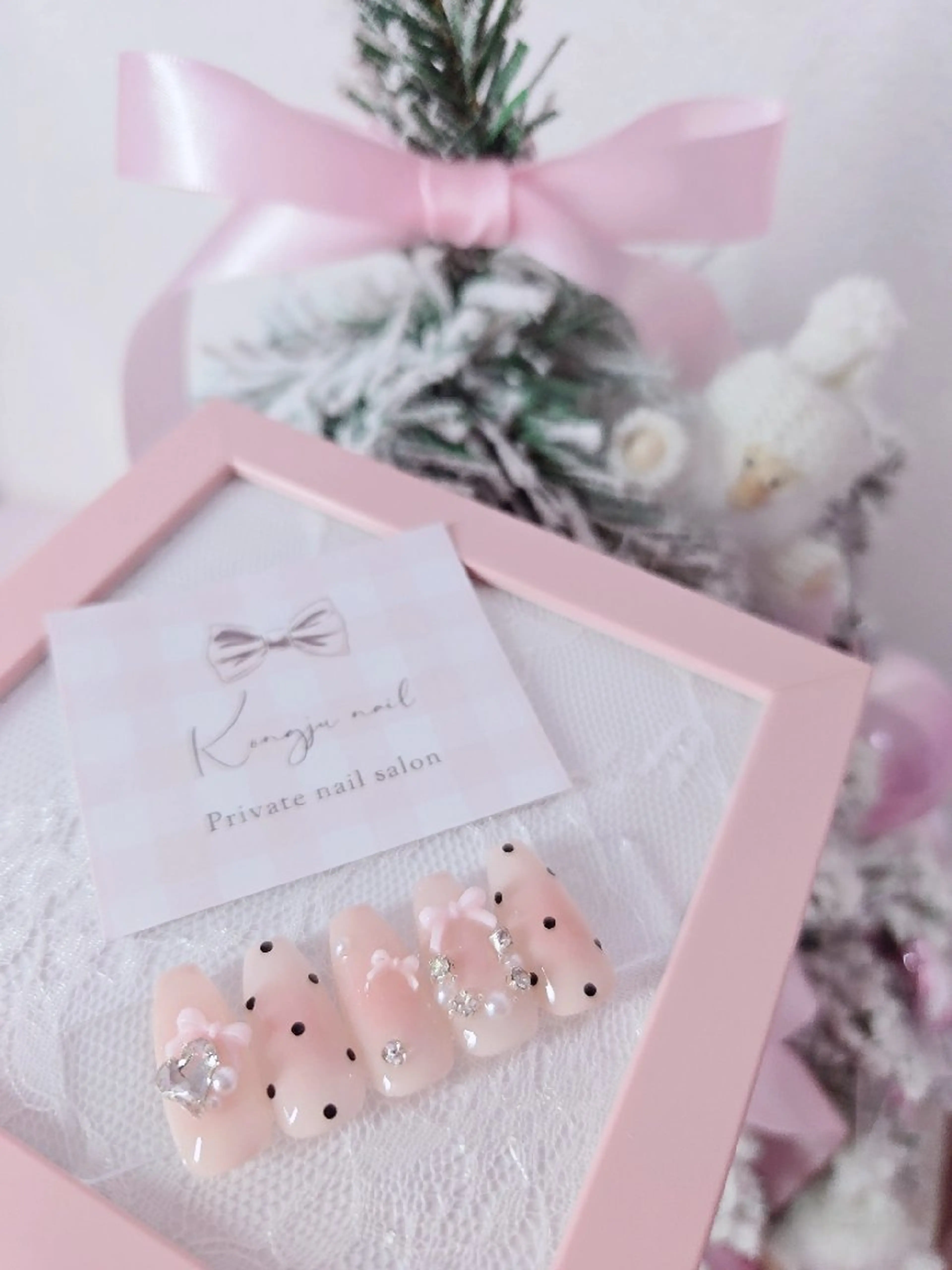 ネイル チークネイル ドット ガーリー ピンク Kongju  nailのネイルデザイン