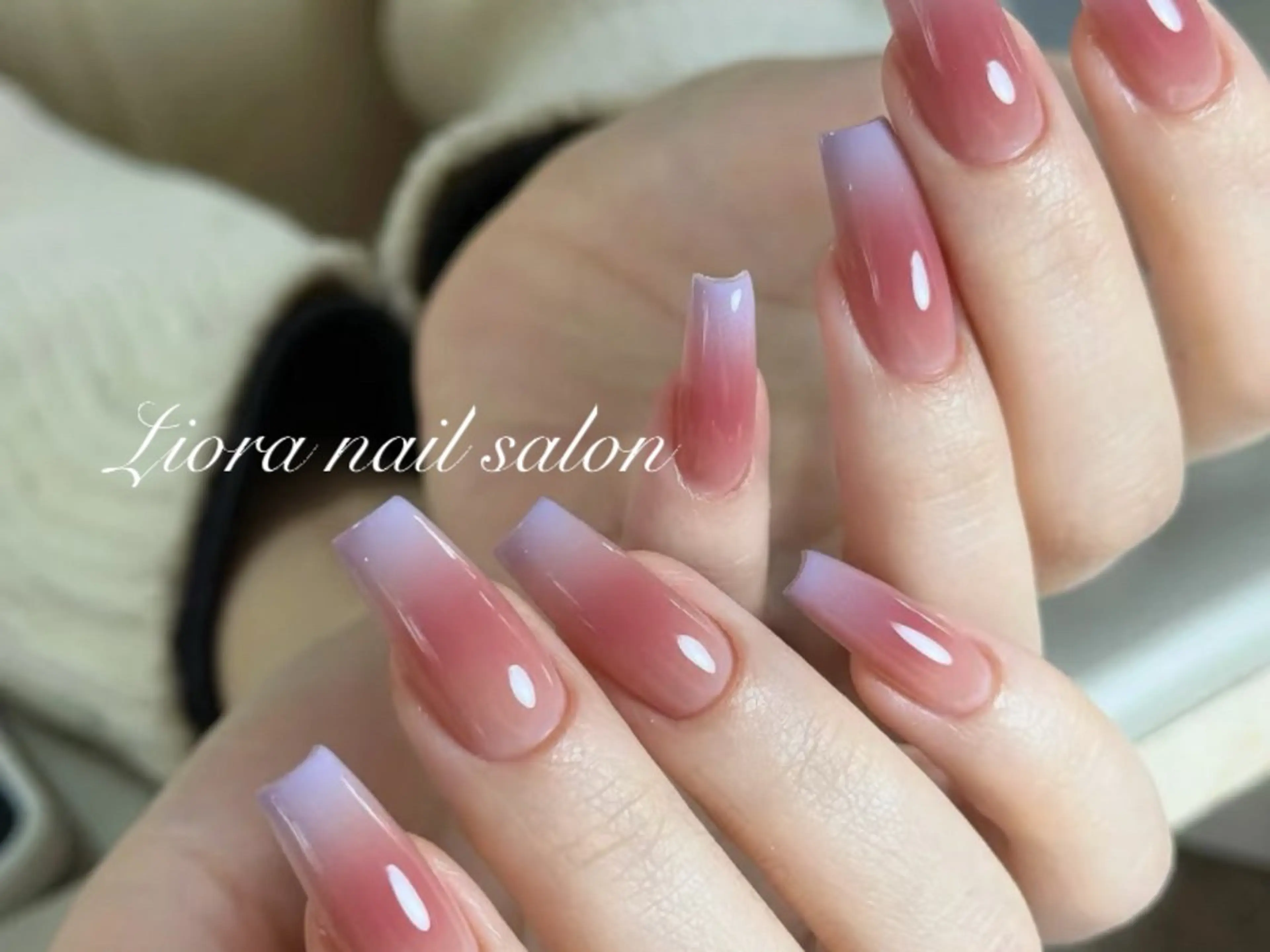 ネイル フレンチネイル ジェルネイル ガーリー グラデーション キラキラネイル ハンドネイル Liora ネイルサロン所属・Liora nail salonのネイルデザイン