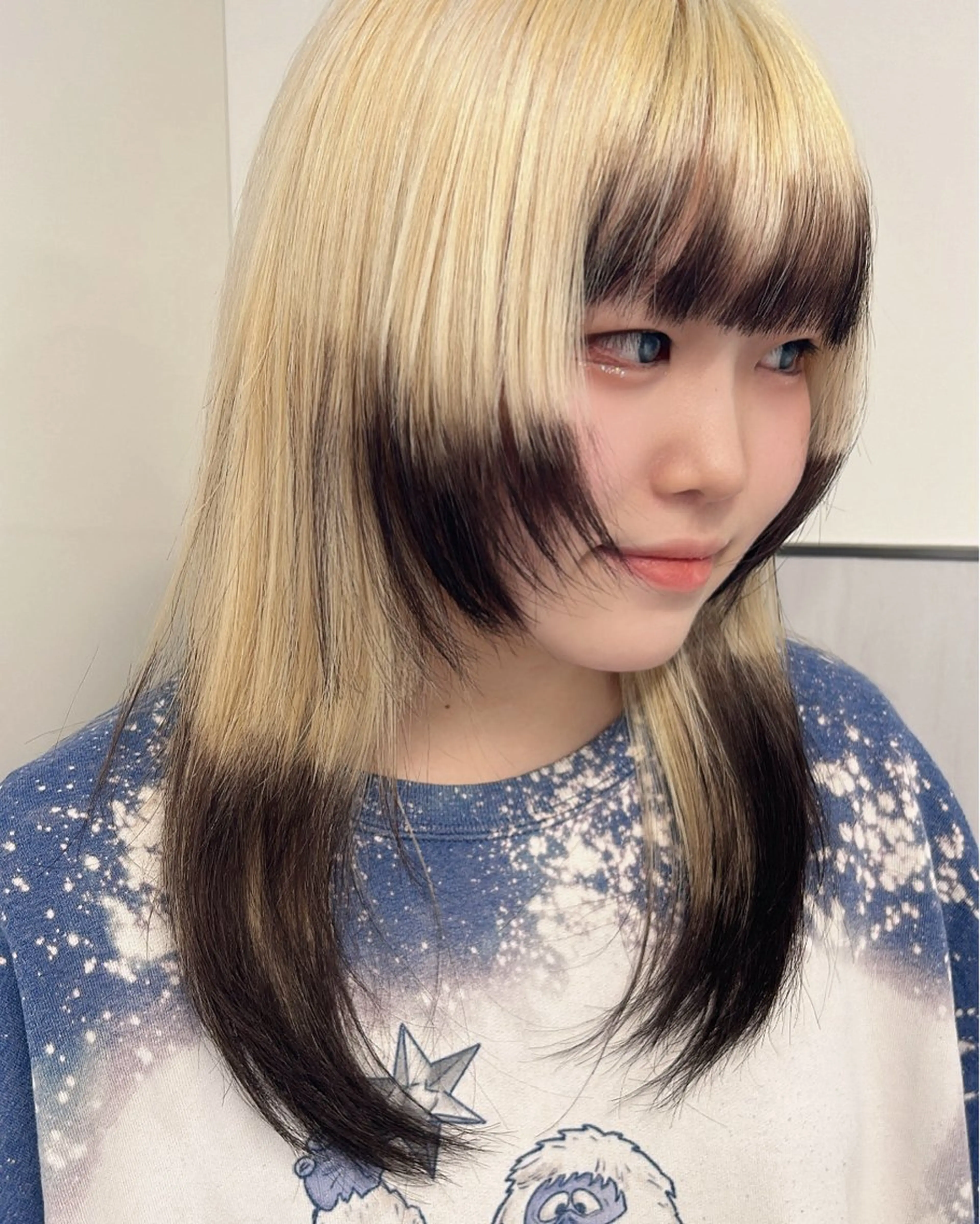 セミロング カラー にった みずきのヘアスタイル