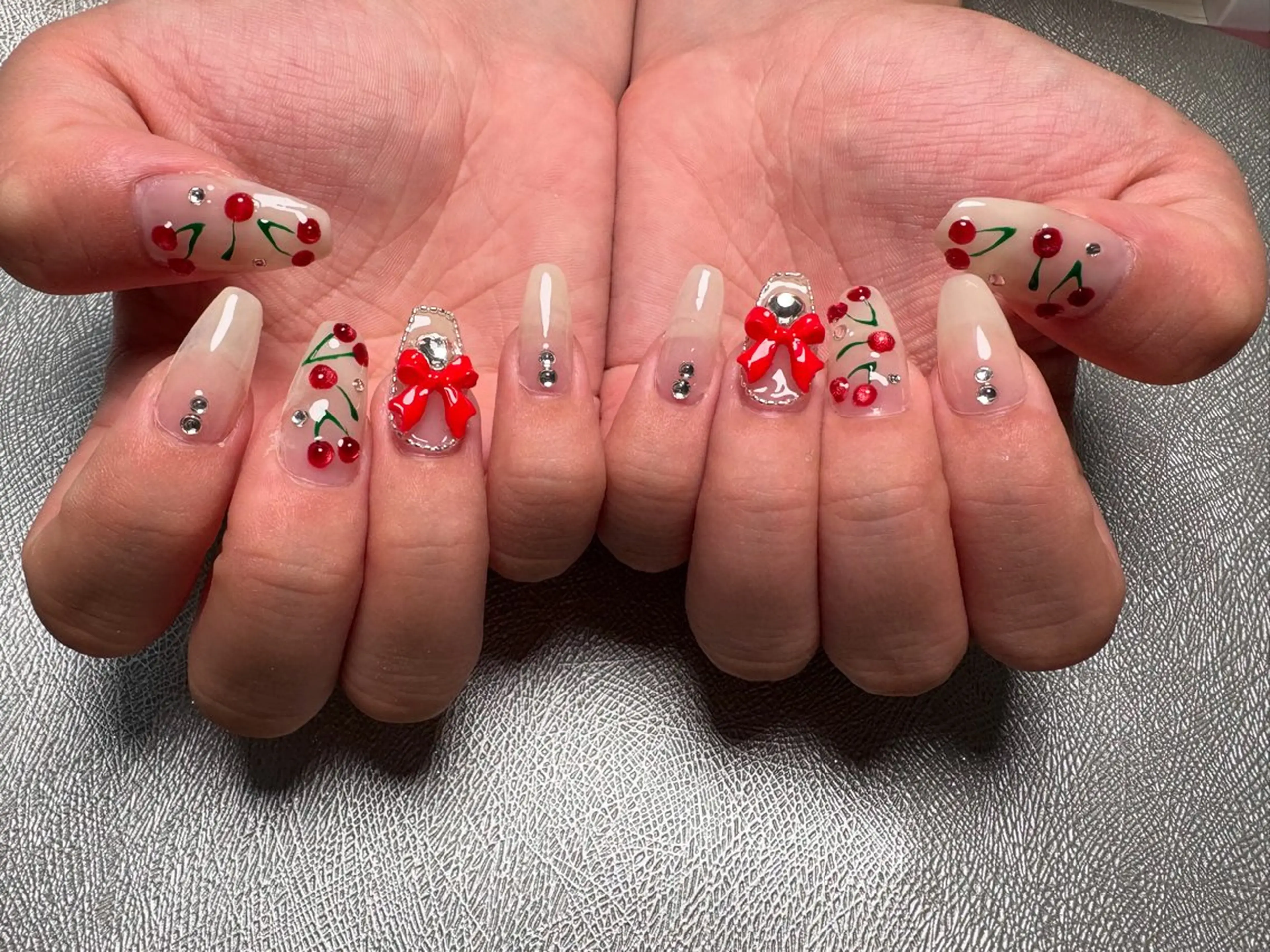 ネイル アートネイル リボン ハンドネイル nailsalon Lumieのネイルデザイン