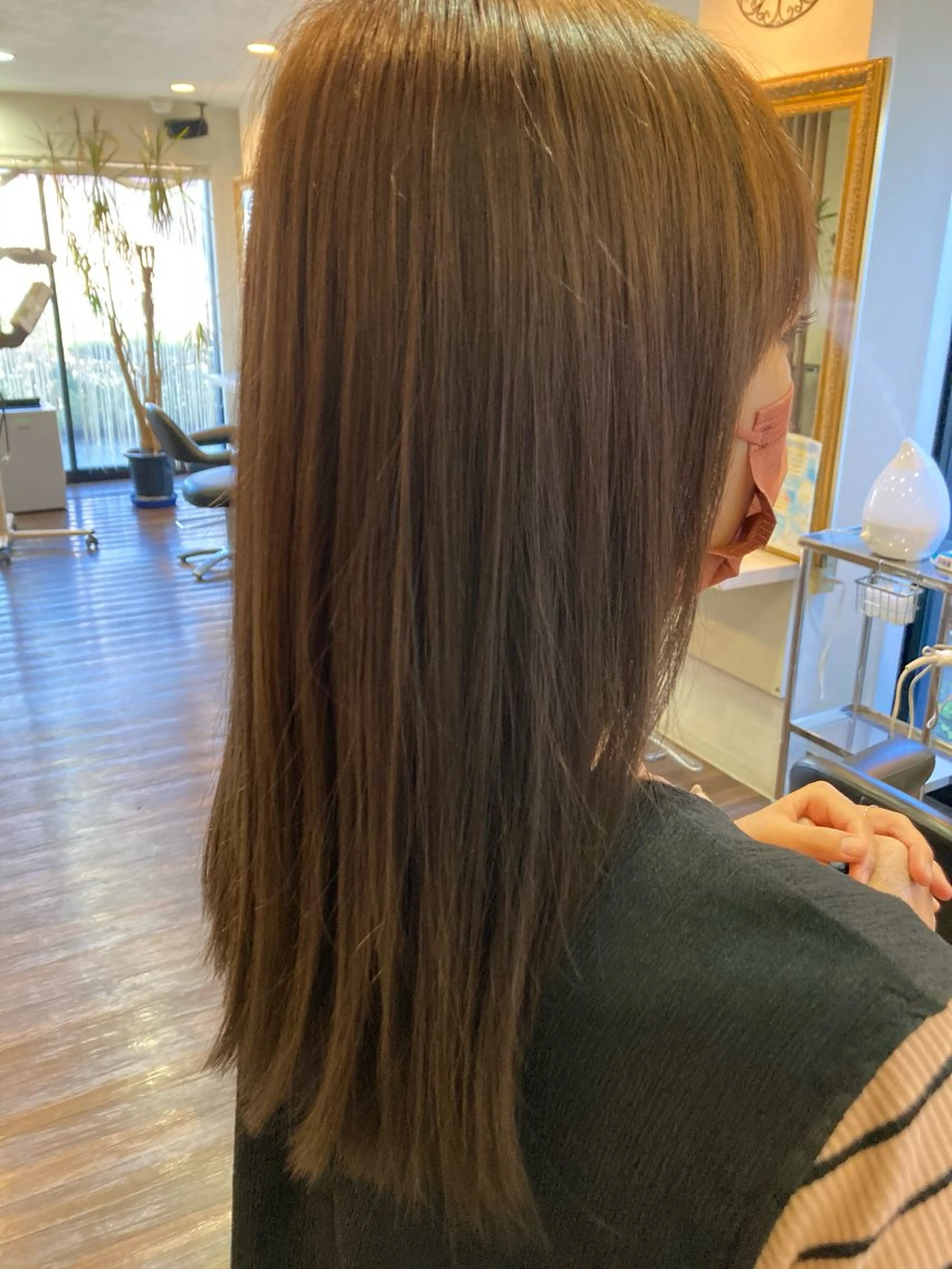 ロング カラー 深谷 真見のヘアスタイル