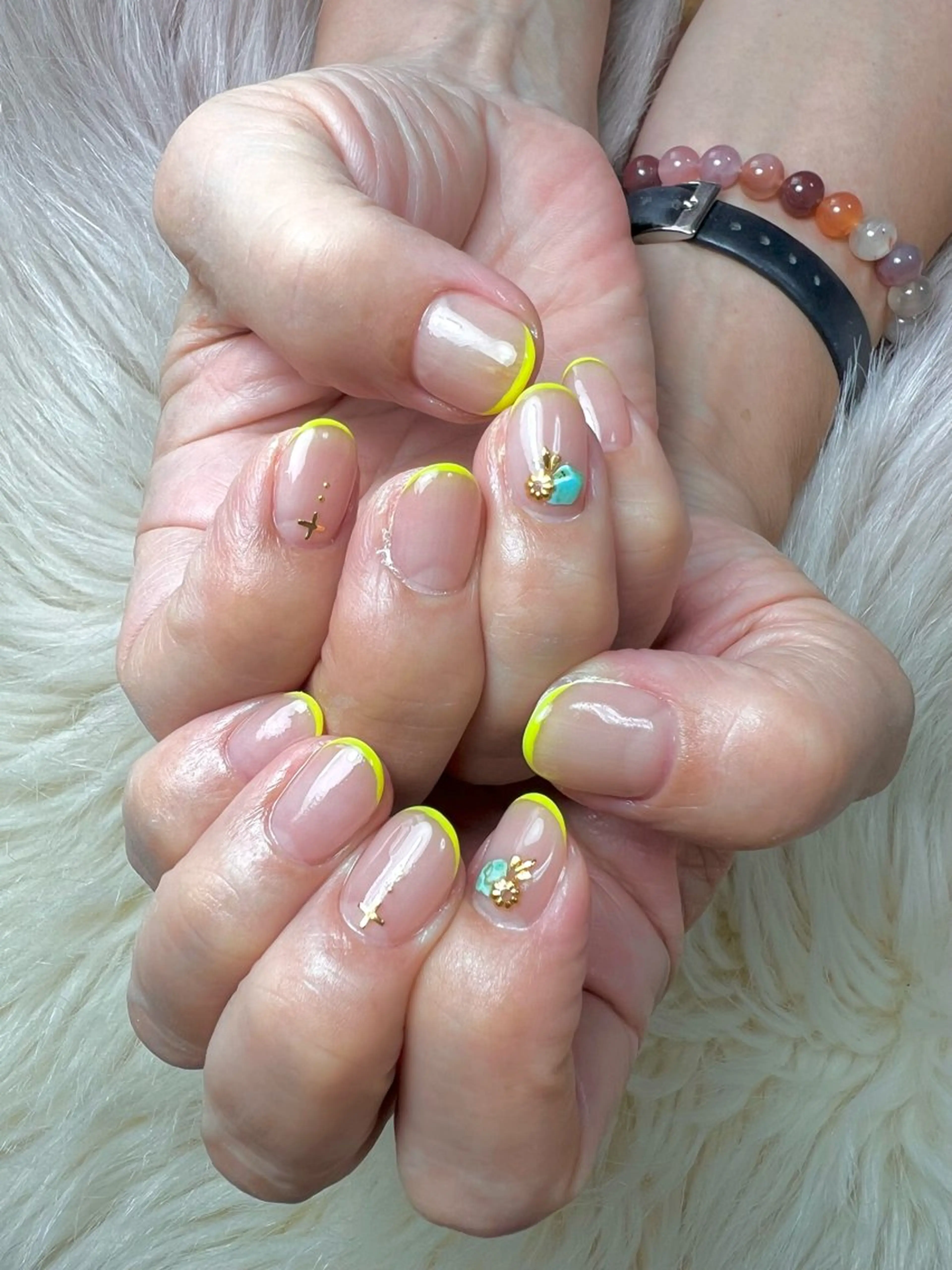 ネイル フレンチネイル ジェルネイル 持ち込み パラジェル シンプルネイル flowers nailのネイルデザイン