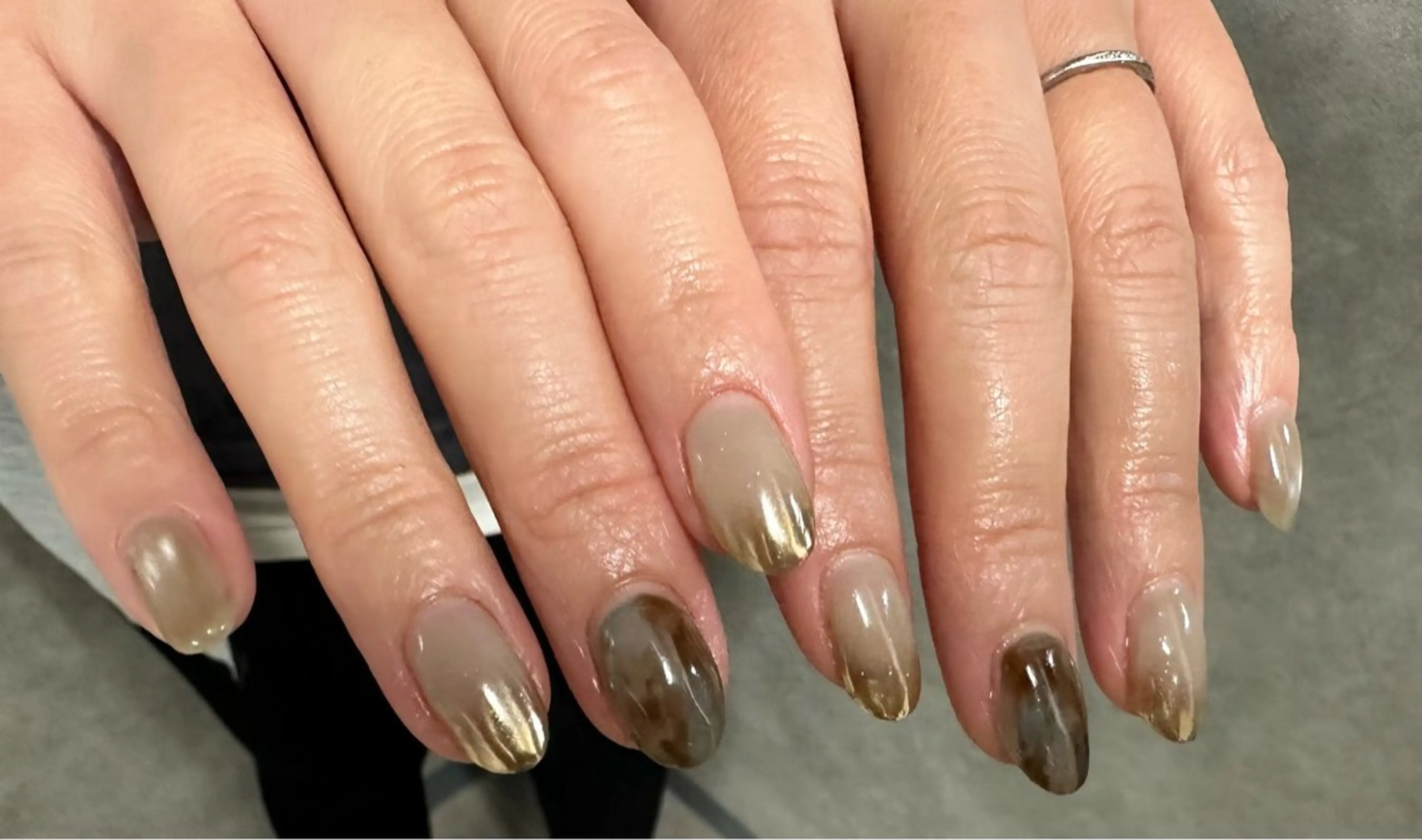 ネイル ニュアンスネイル ハンドネイル titiシェアネイル サロンharukaのネイルデザイン