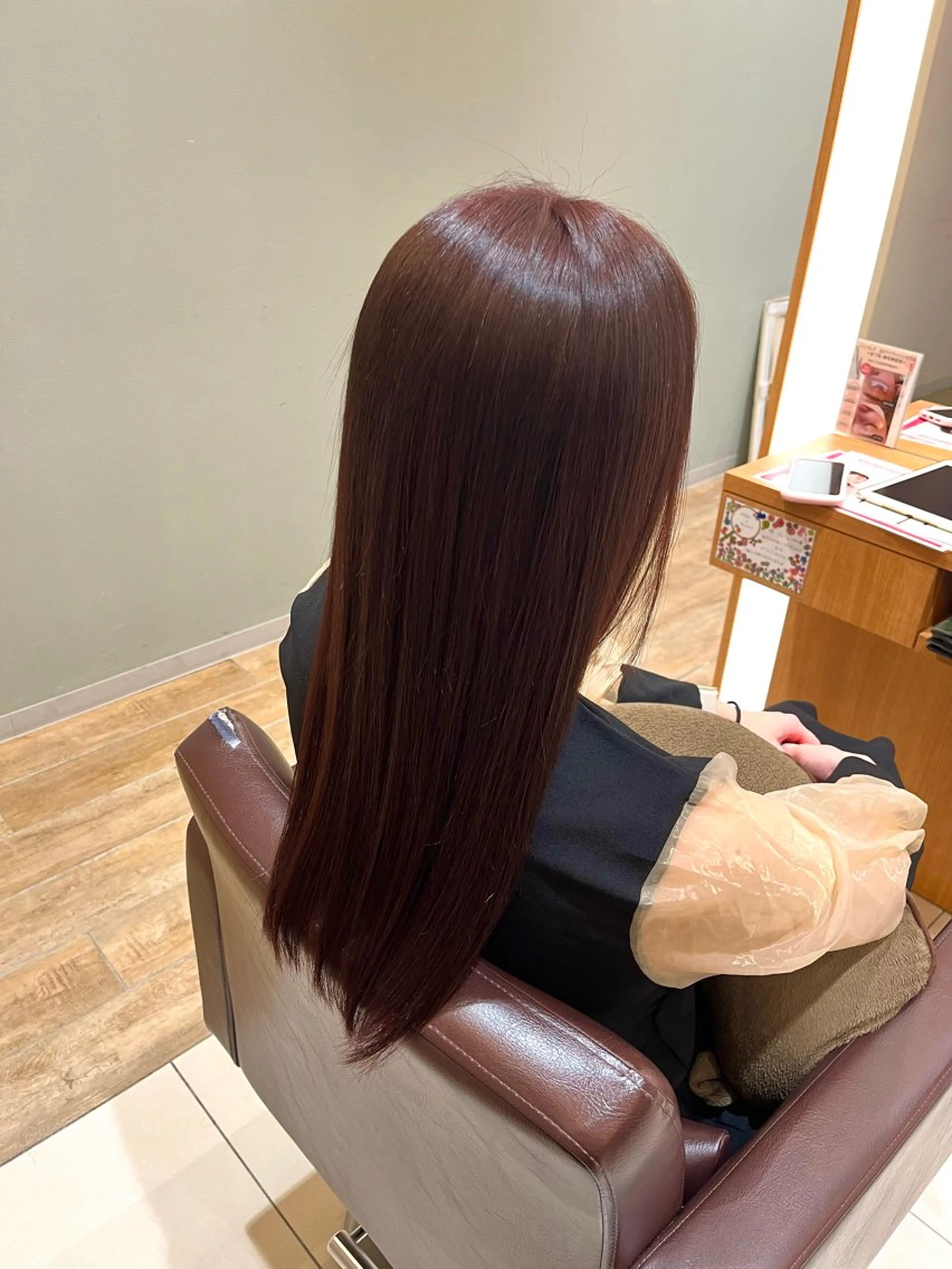 ロング ピンクブラウン ルミナスビューティーケア所属・五十嵐 眞子のヘアスタイル