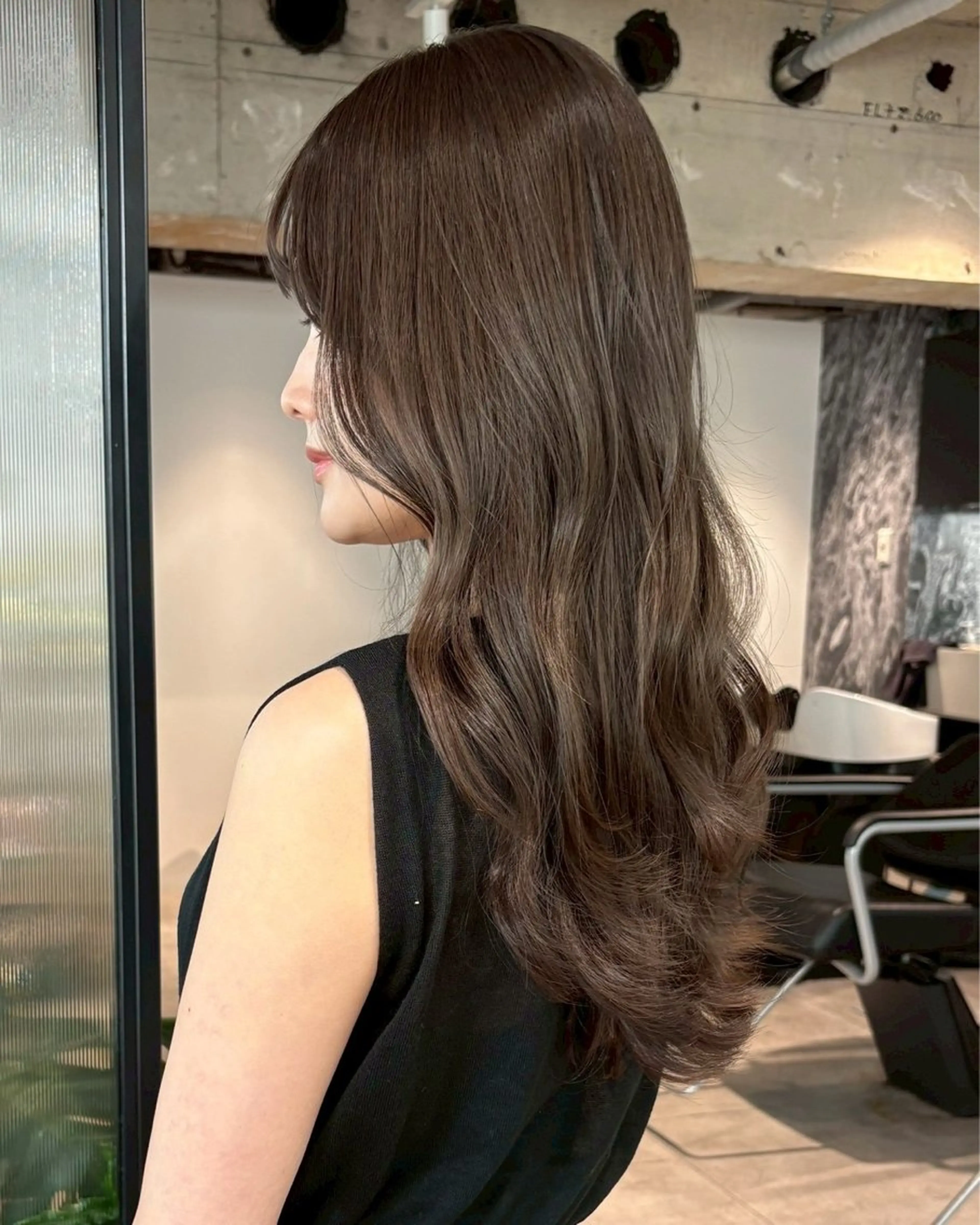 ロング カラー ネモ ユウのヘアスタイル