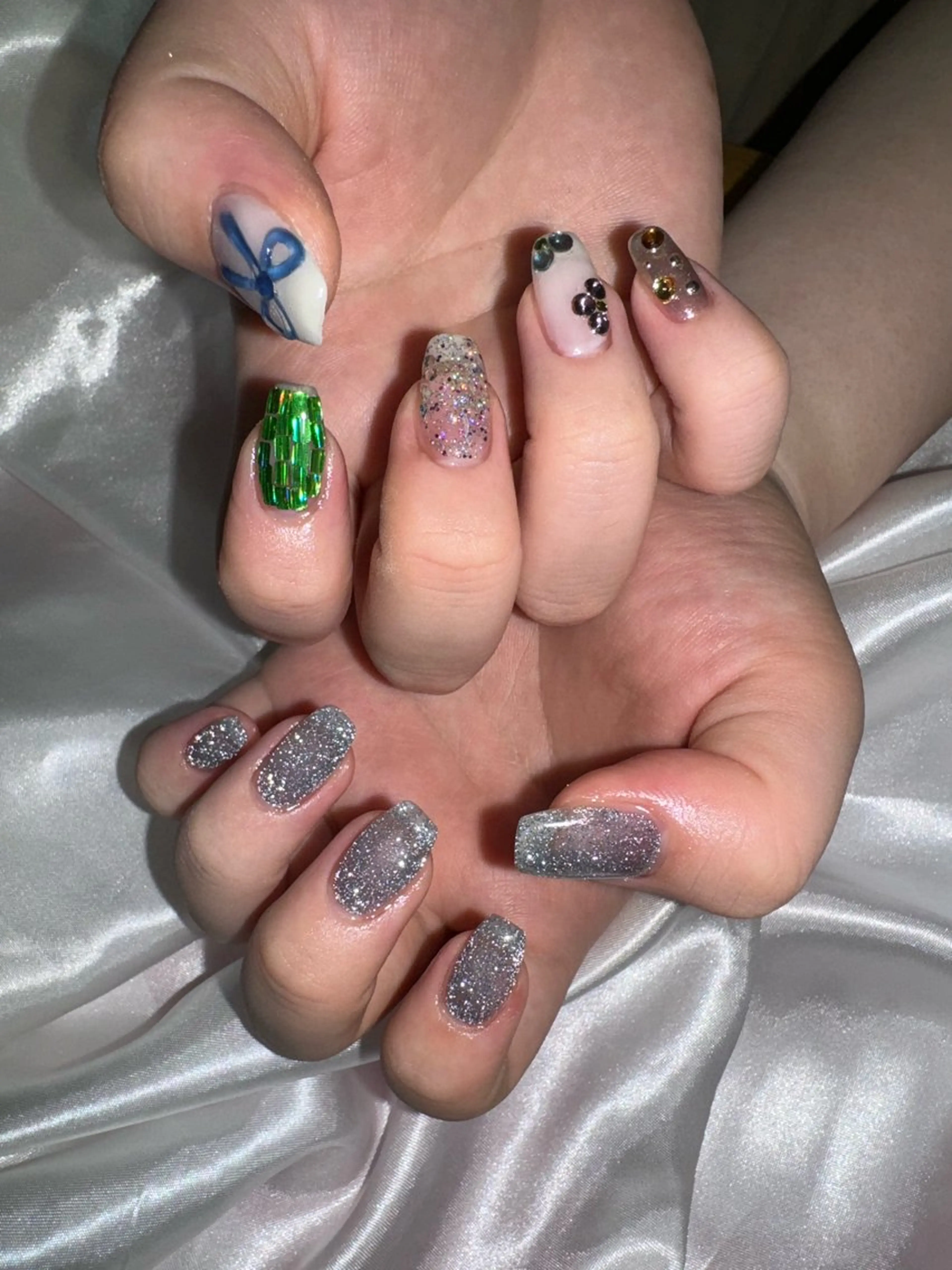ネイル フラッシュネイル ジェルネイル ラメ(グリッター) 持ち込み パラジェル ハンドネイル flowers nailのネイルデザイン