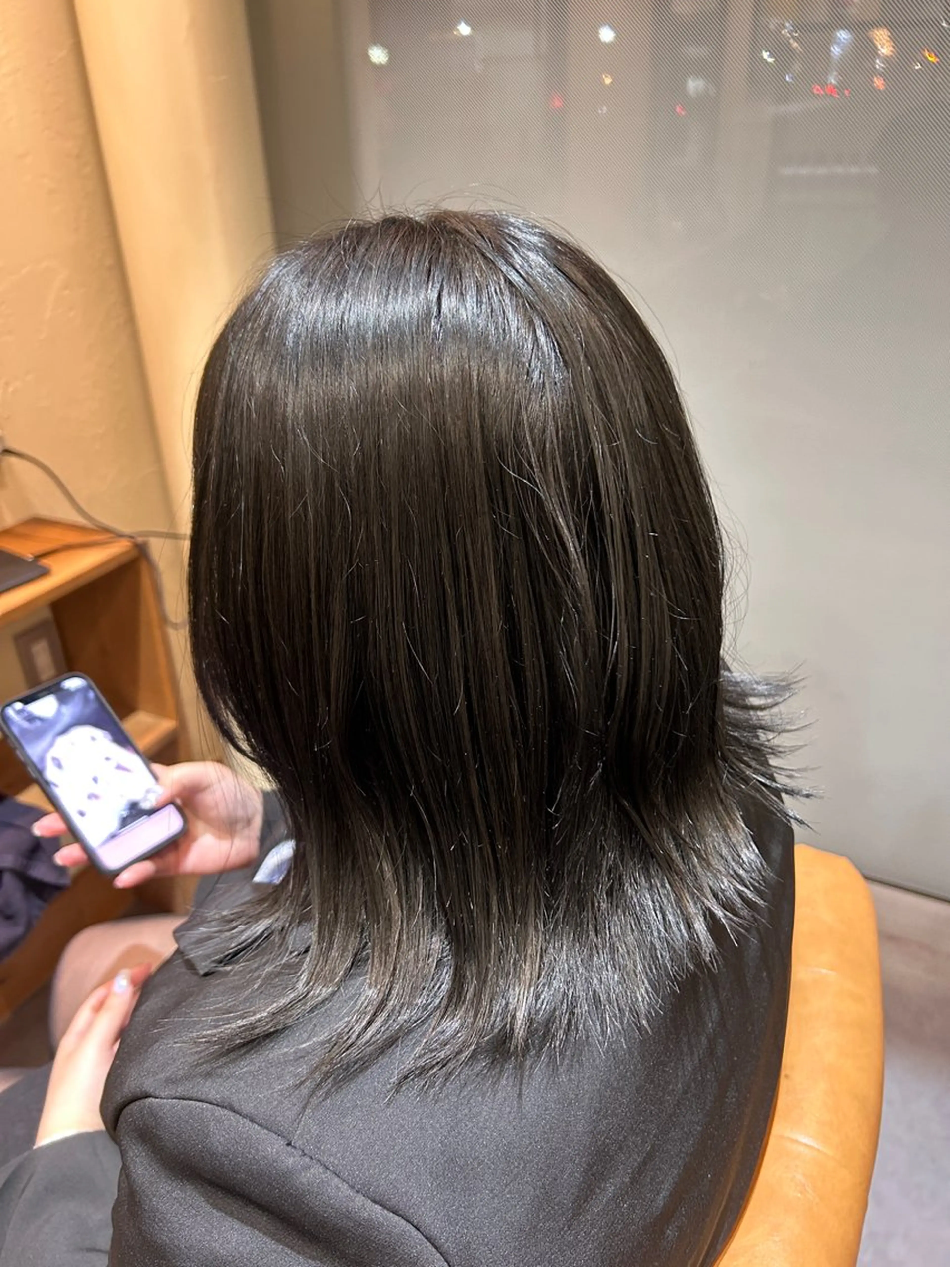 ミディアム 井上 萌のヘアスタイル