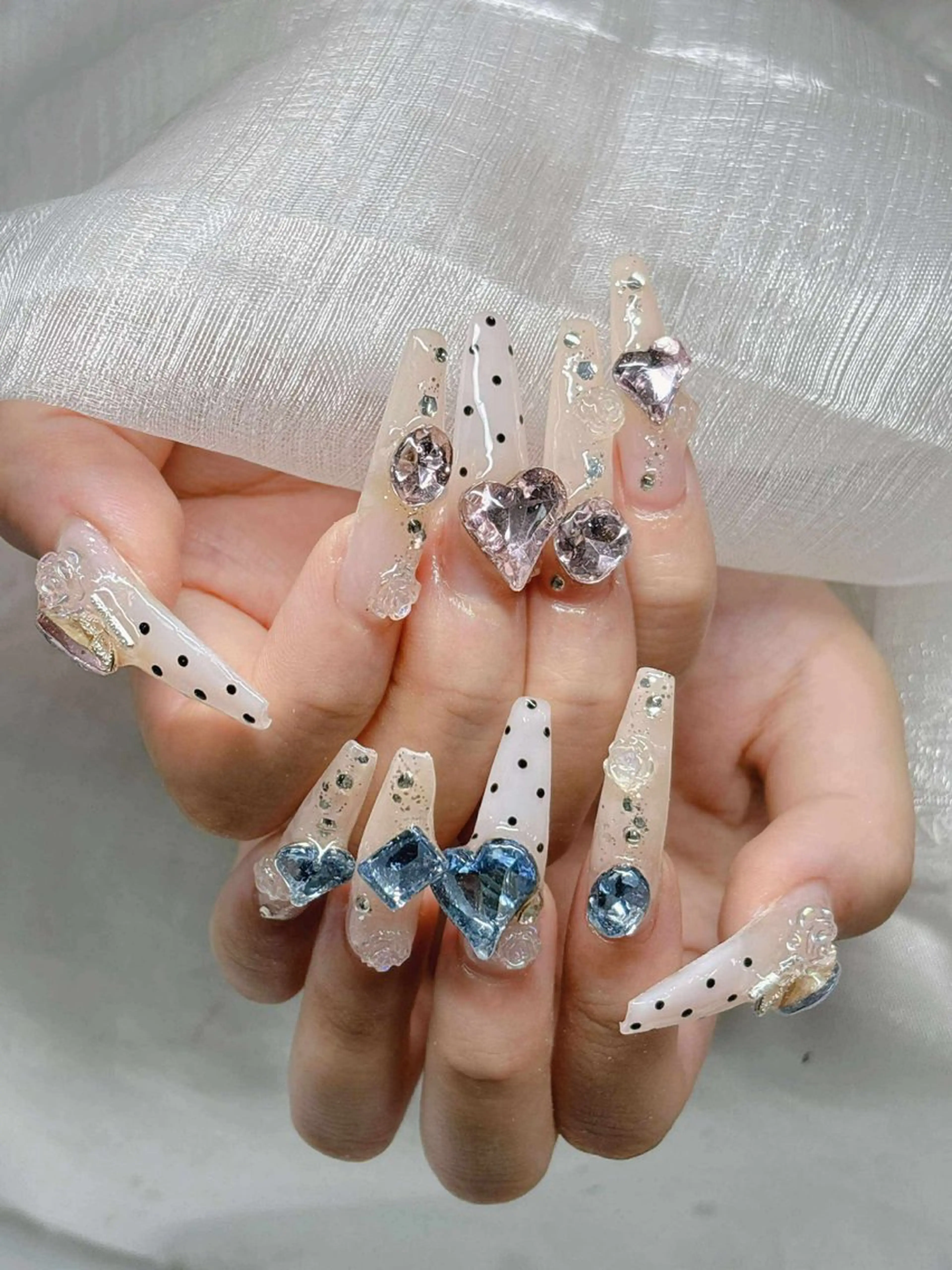 ネイル 長さ出し グラデーション 卒業式 キラキラネイル マグネットネイル ハンドネイル Lee Nailsのネイルデザイン