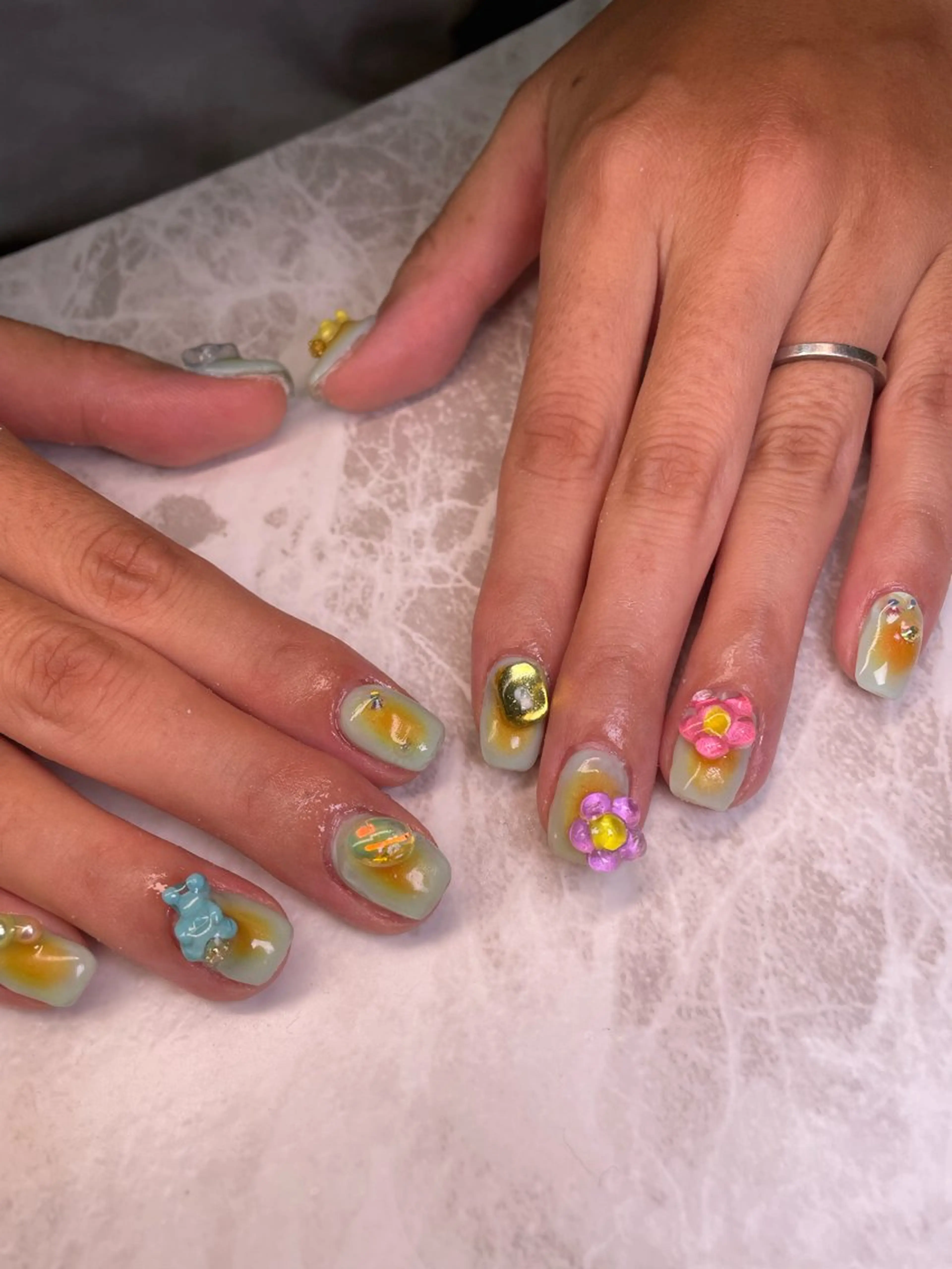 ネイル ハンドネイル YOUTH nails waxing所属・YOUTH natsumiのネイルデザイン