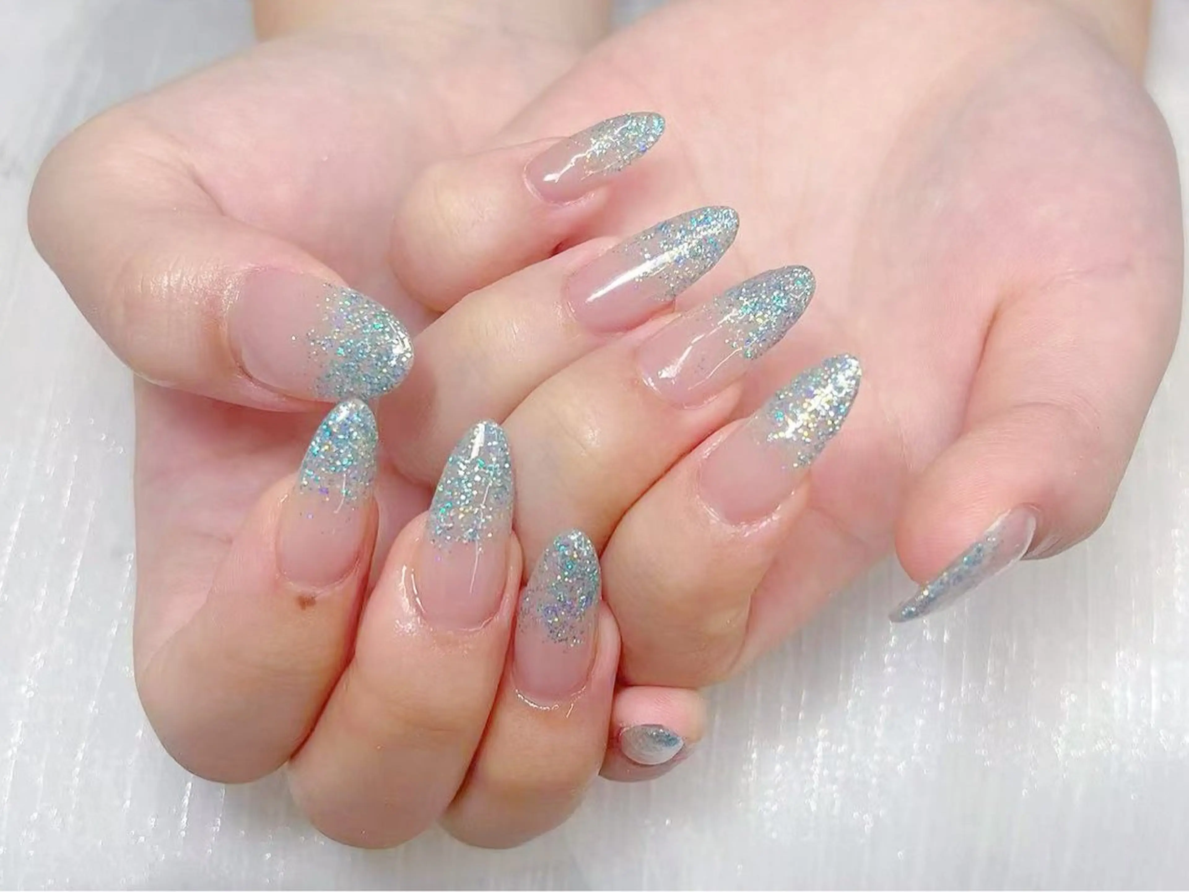 ロング 韓国風ヘア ハンドネイル NOA NAILのネイルデザイン