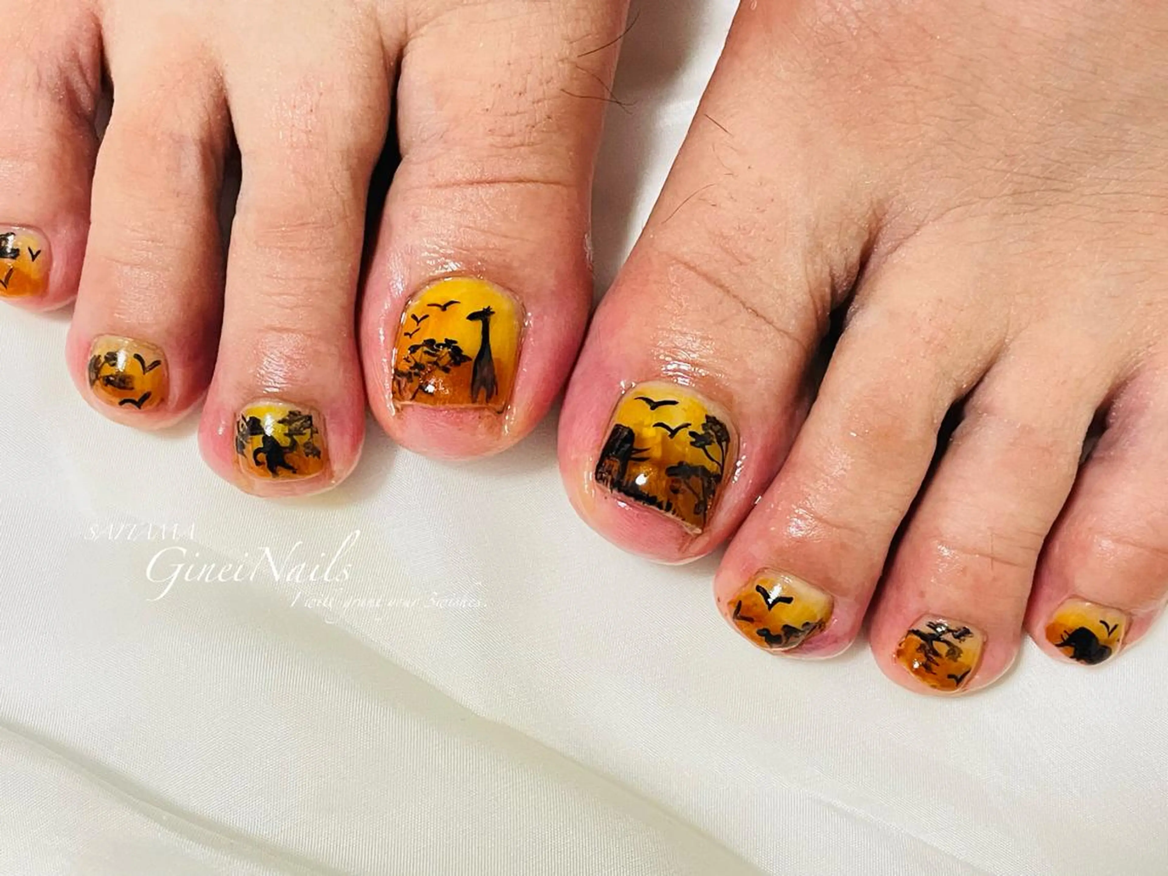 ネイル フットネイル キラキラネイル ロングネイル ニュアンスネイル ショートネイル Genie Nailsのネイルデザイン