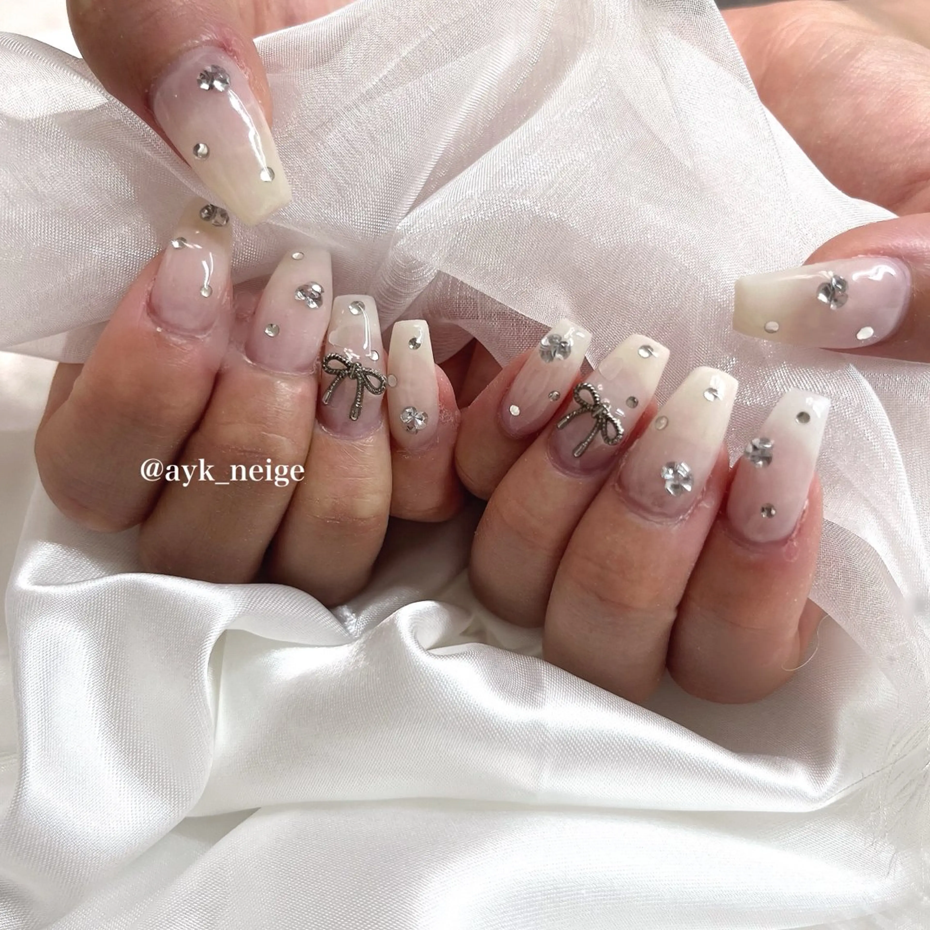 ネイル フットネイル フレンチネイル キラキラネイル 韓国ネイル マグネットネイル n'eige nail所属・大谷 綾香のネイルデザイン