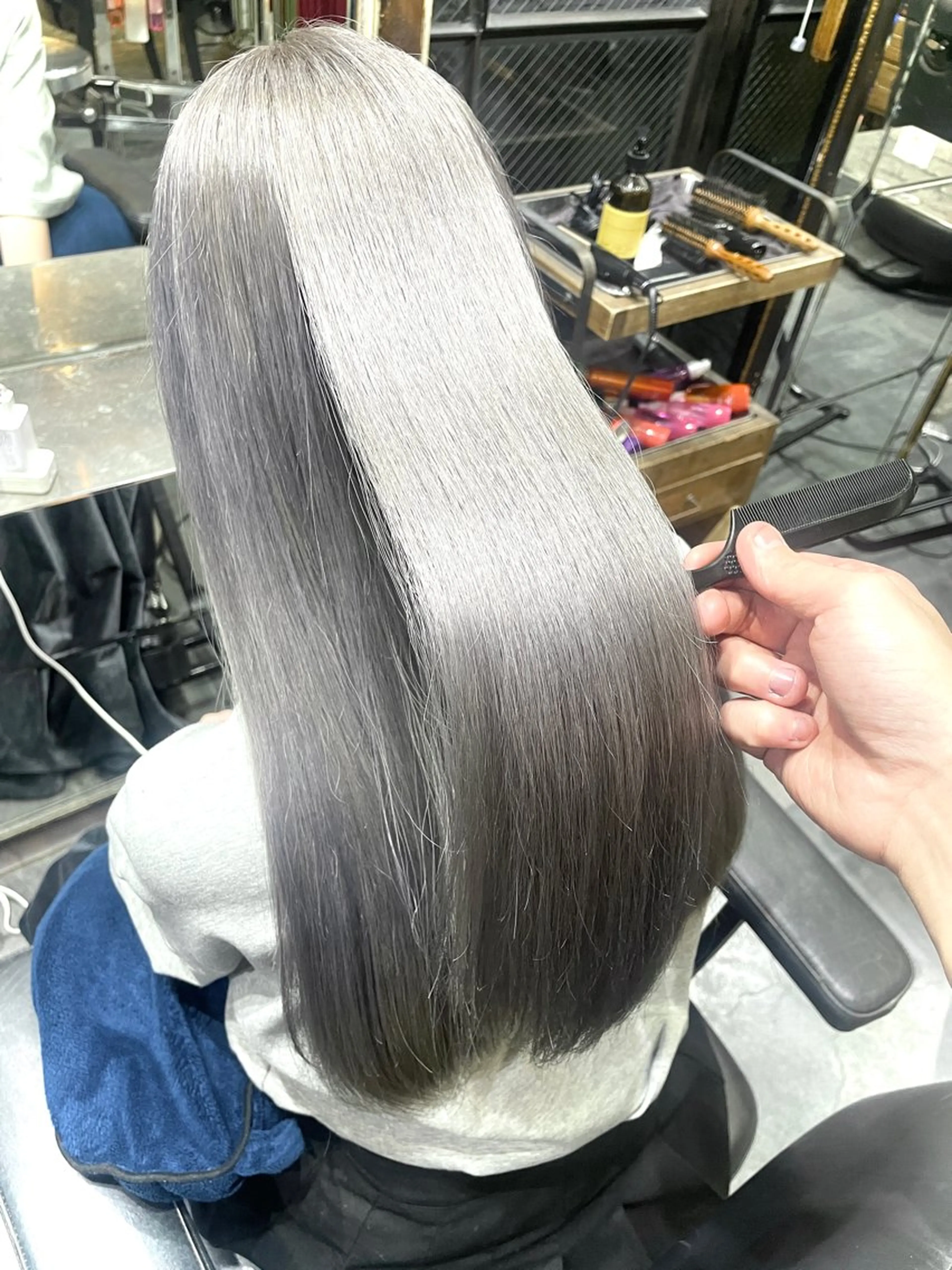 ロング カット ヘアカラー ブリーチ＆縮毛矯正 🧸ともき🧸のヘアスタイル