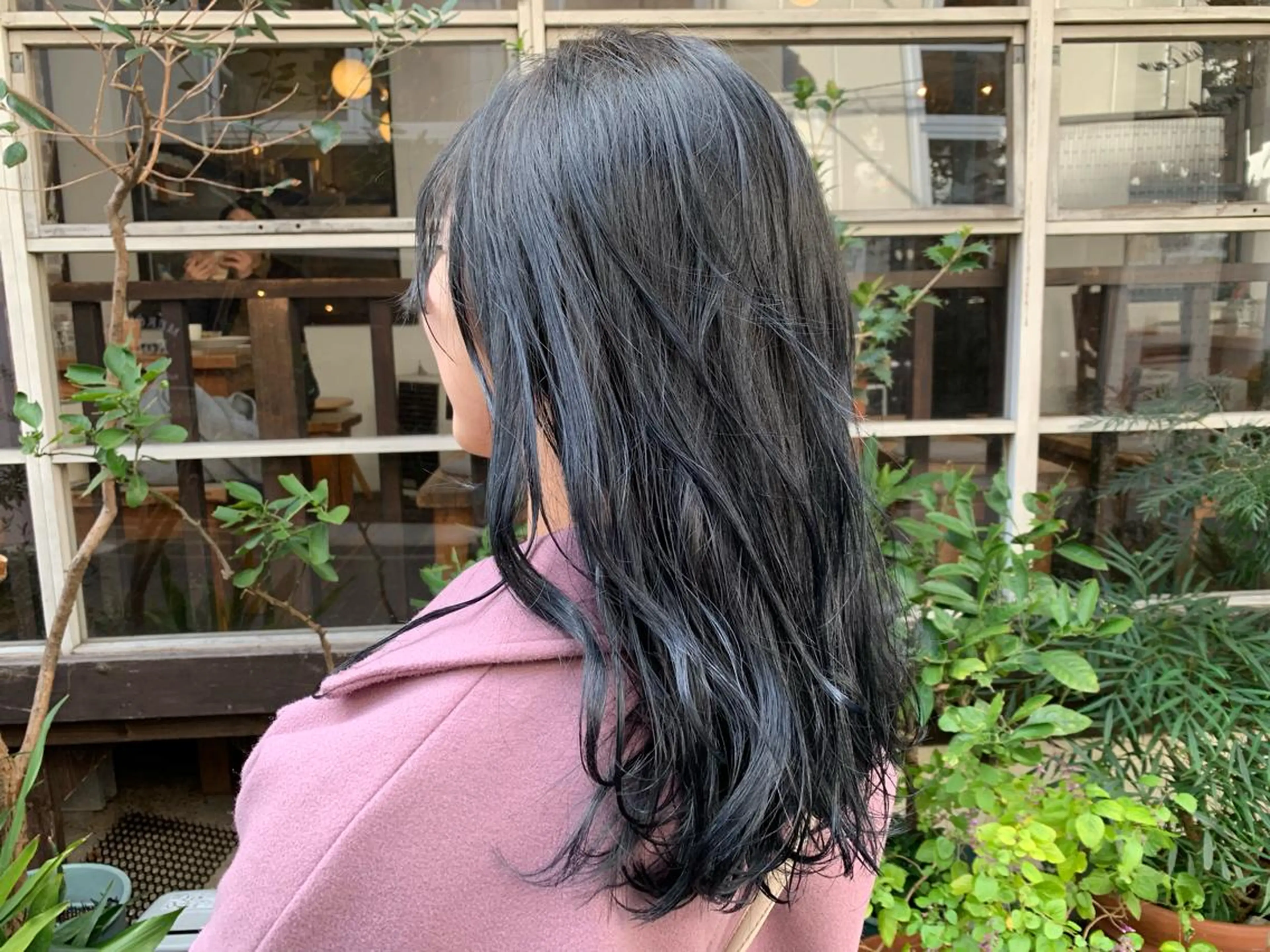 セミロング カラー カット ヘアカラー トリートメント LEB所属・下河 宗太のヘアスタイル