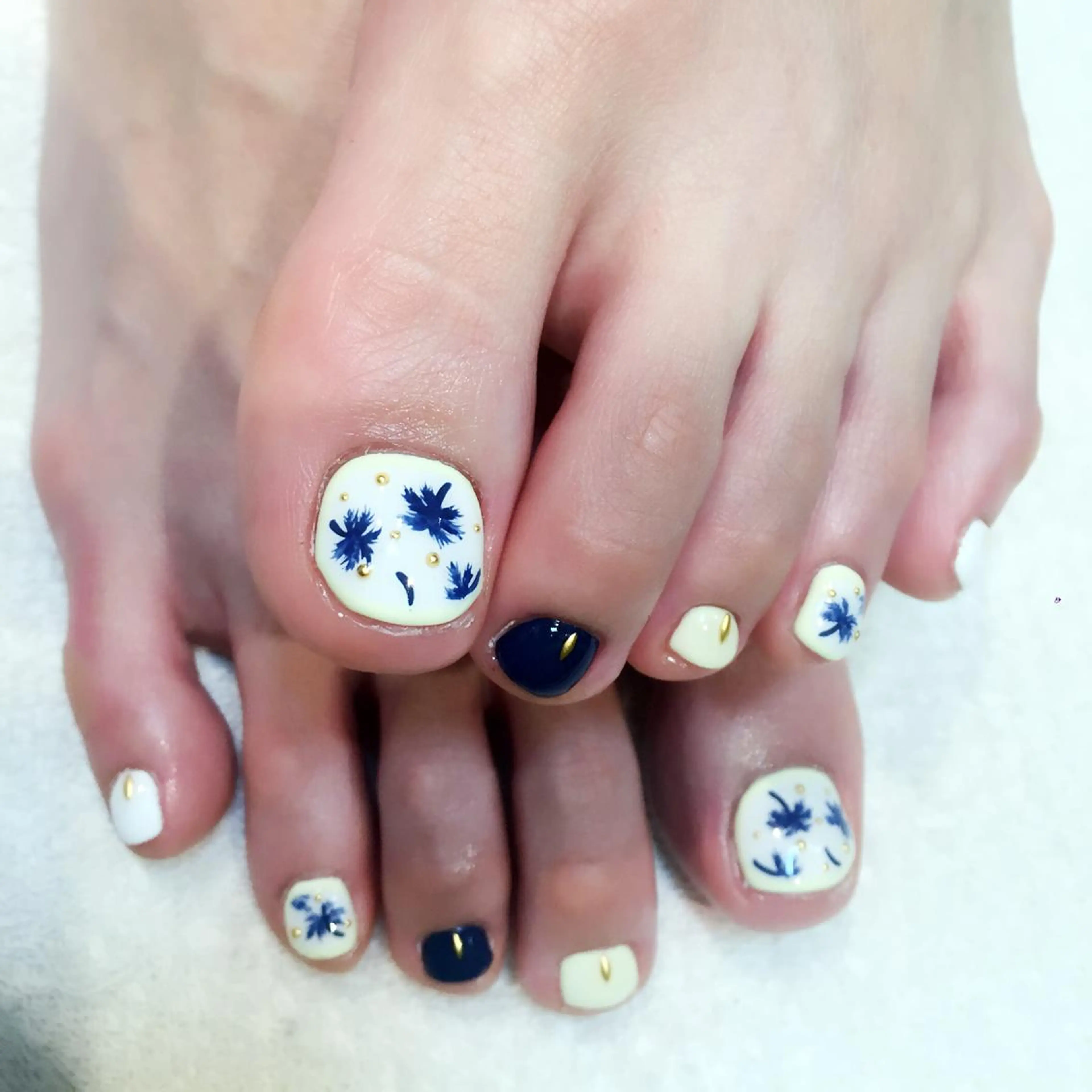 ネイル みよし市 nail salon*pomnal.co所属・Shimada Harukaのネイルデザイン