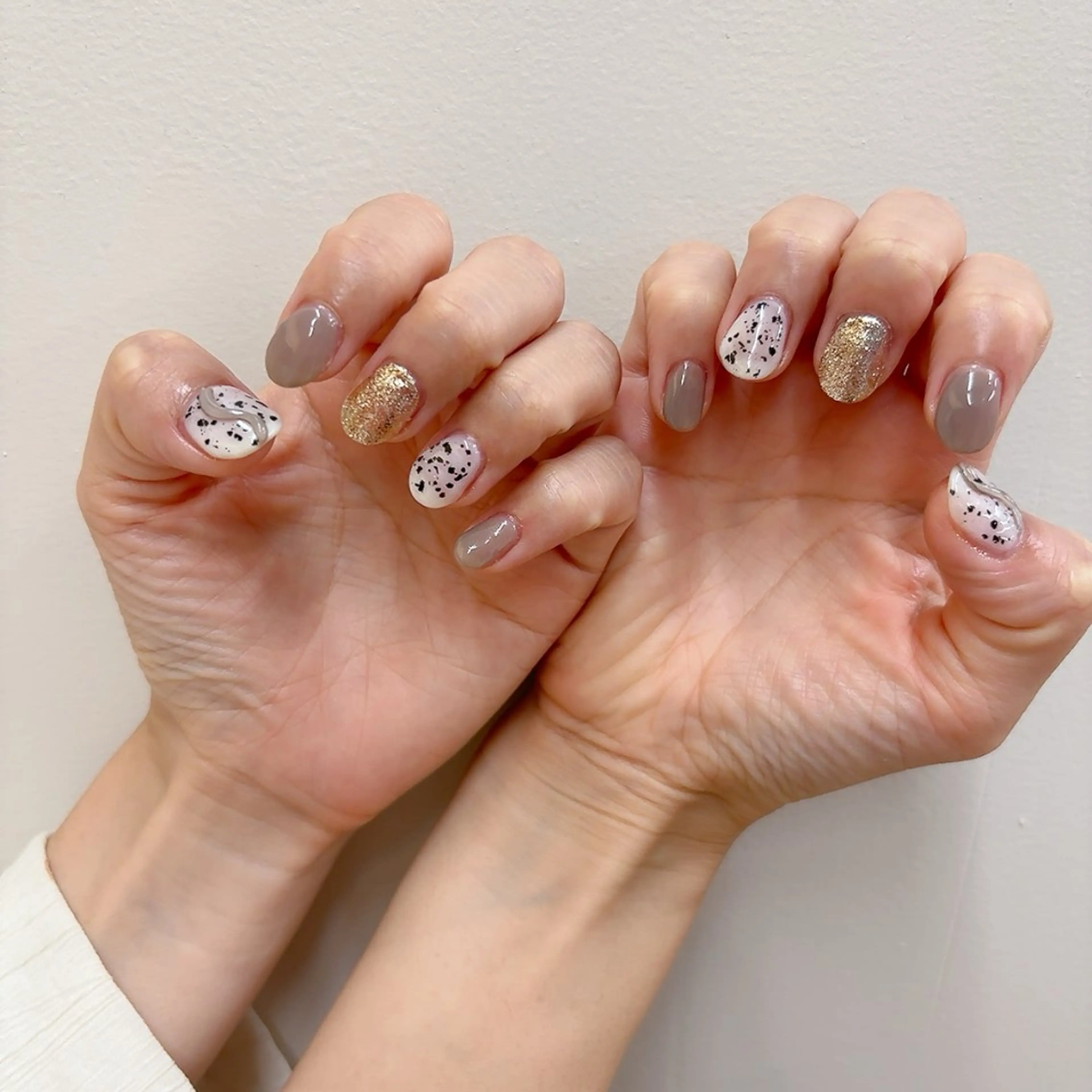 ネイル アートネイル ニュアンスネイル シンプルネイル yui TRIOSのネイルデザイン