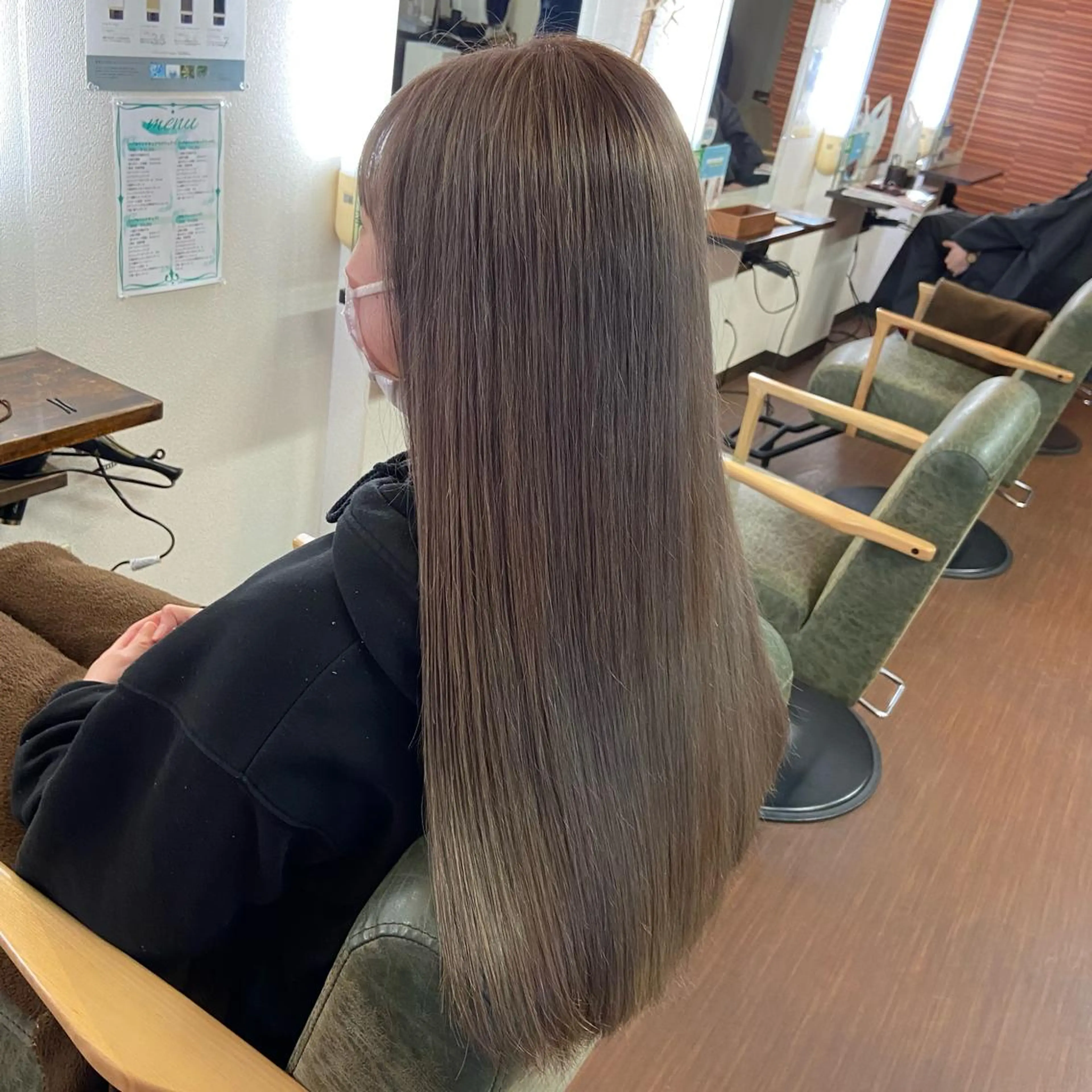 ロング カラー ブリーチ 透明感カラー Glanzhair 🫧‪菊池柊真🫧のヘアスタイル