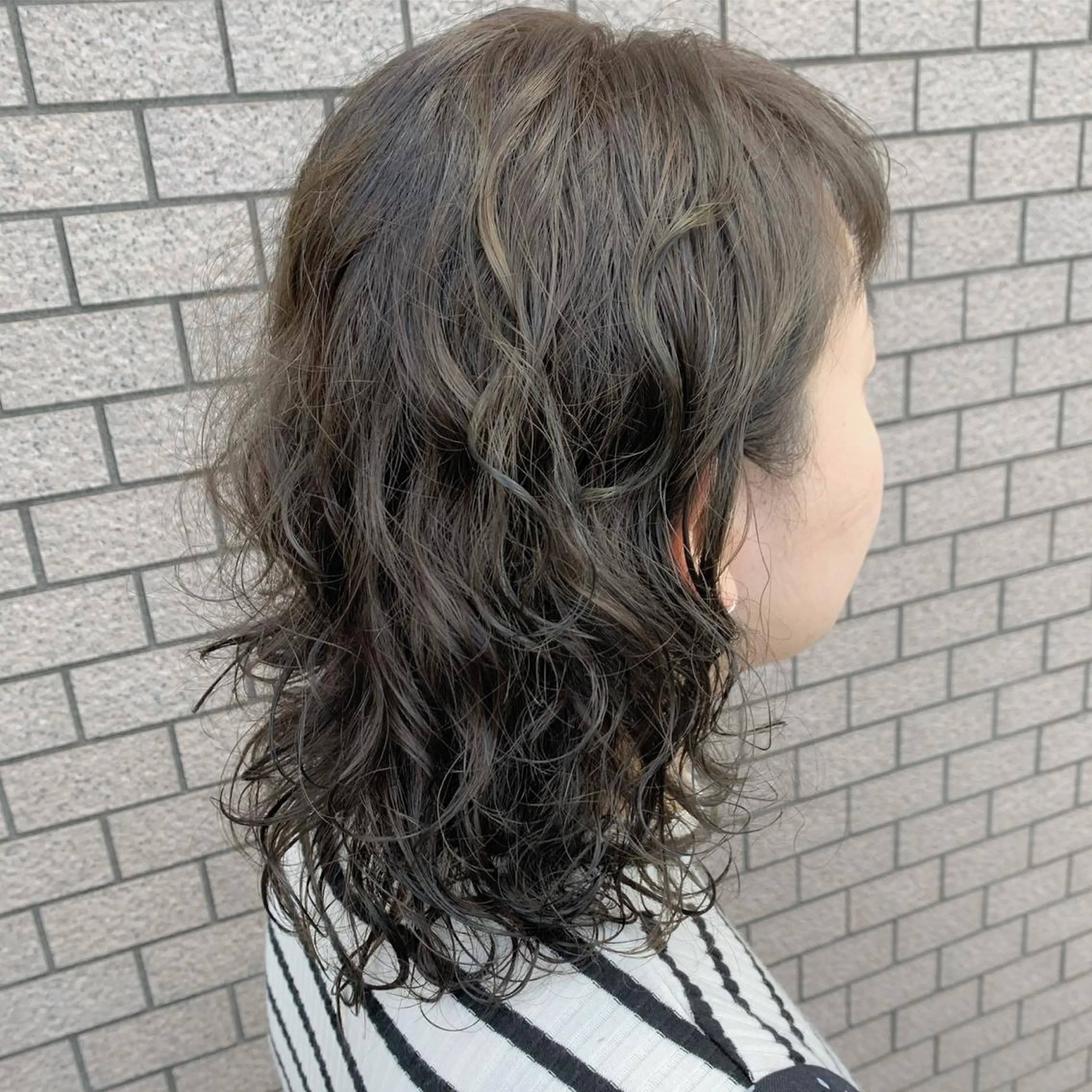 セミロング パーマ セミロングパーマ ウルフカット 透明感ハイライト◎ 伊藤夏海のヘアスタイル