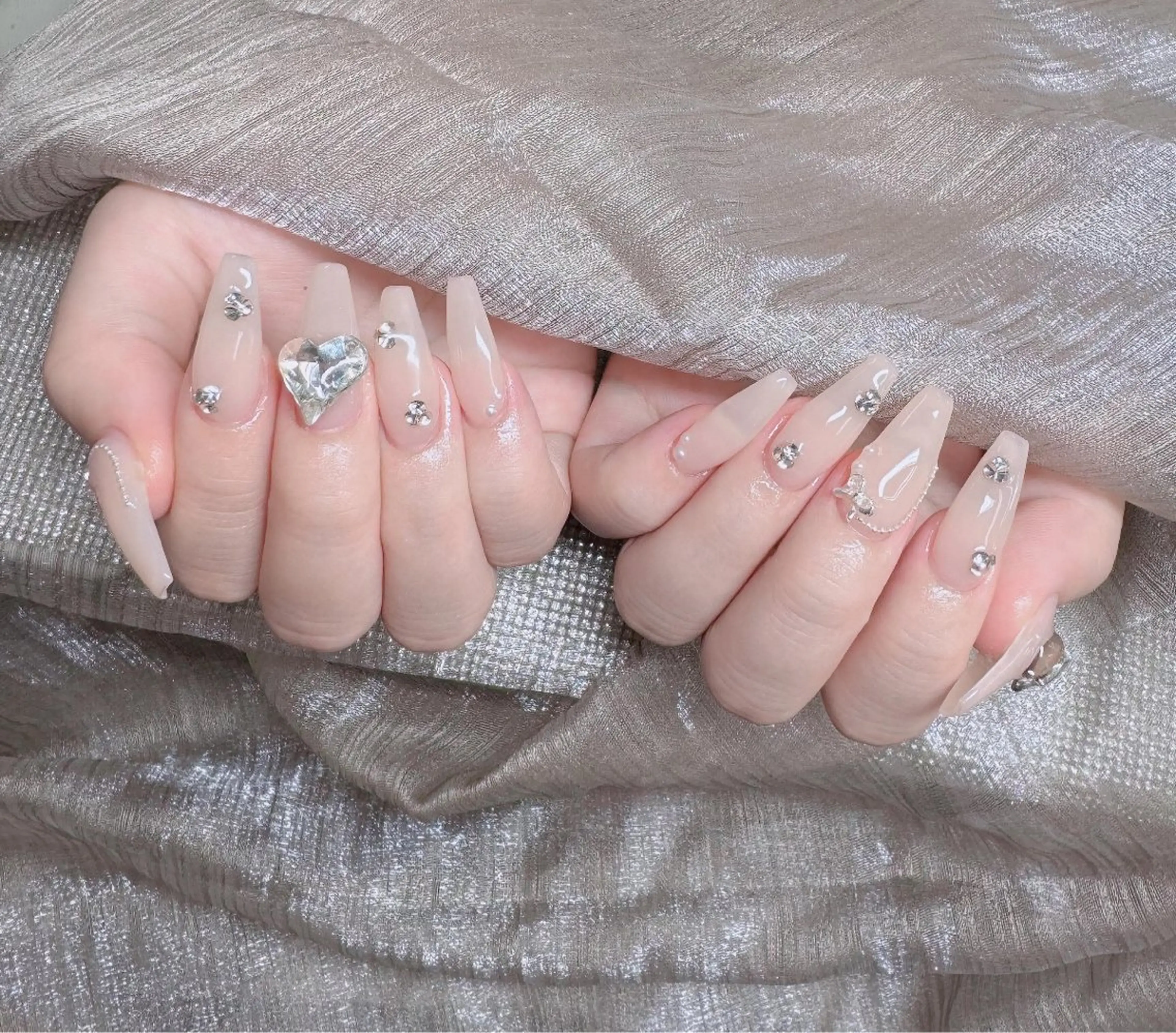 ネイル フレンチネイル ジェルネイル ハロウィン キラキラネイル 韓国ネイル H.babynailsalon所属・H.baby Nail Salonのネイルデザイン