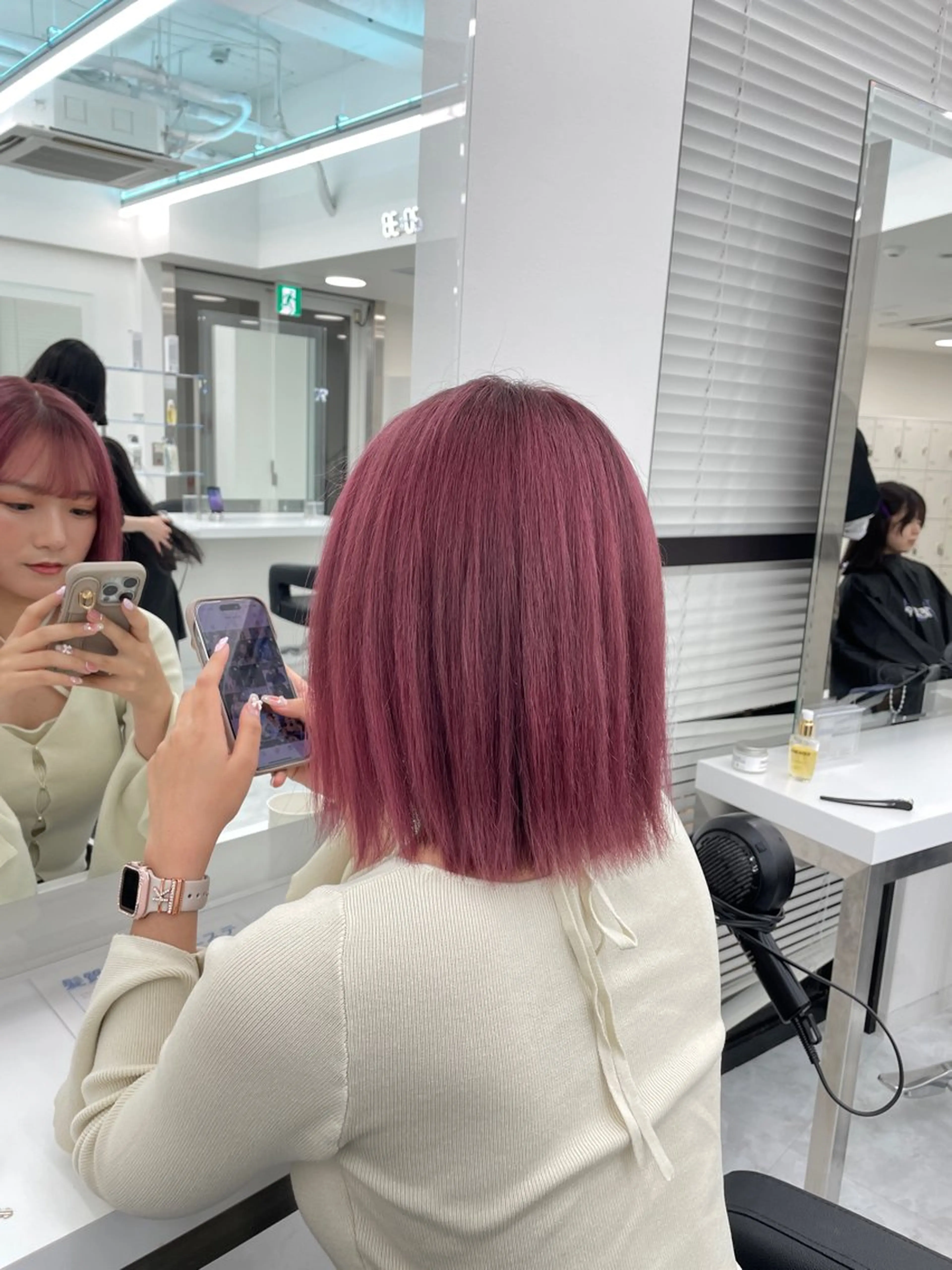 ロング ヘアカラー 大人上品🤍明るめ ベージュ🤍REOのヘアスタイル
