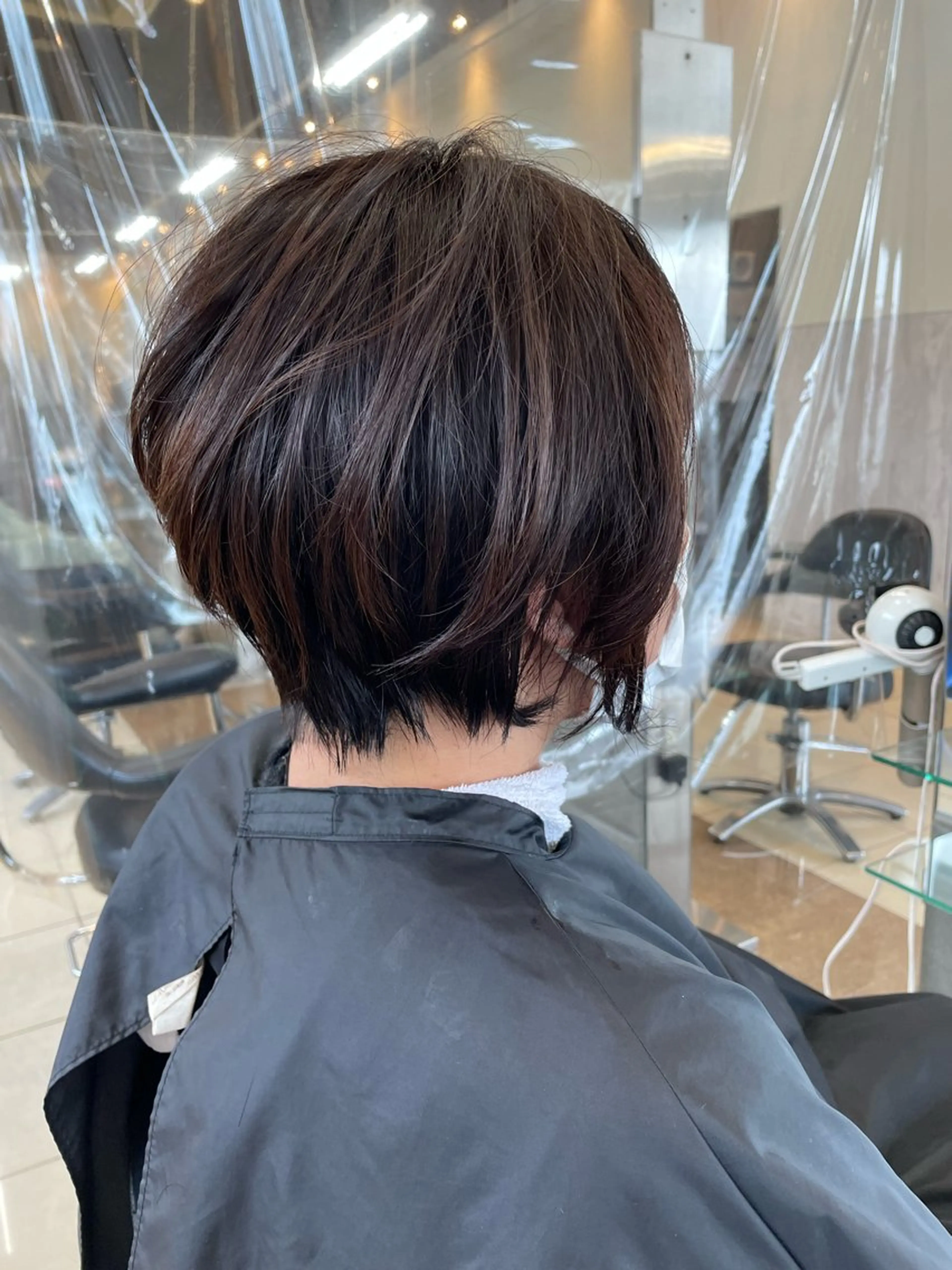 ショート カラー パーマ ショートヘア 葭葉 久美子のヘアスタイル
