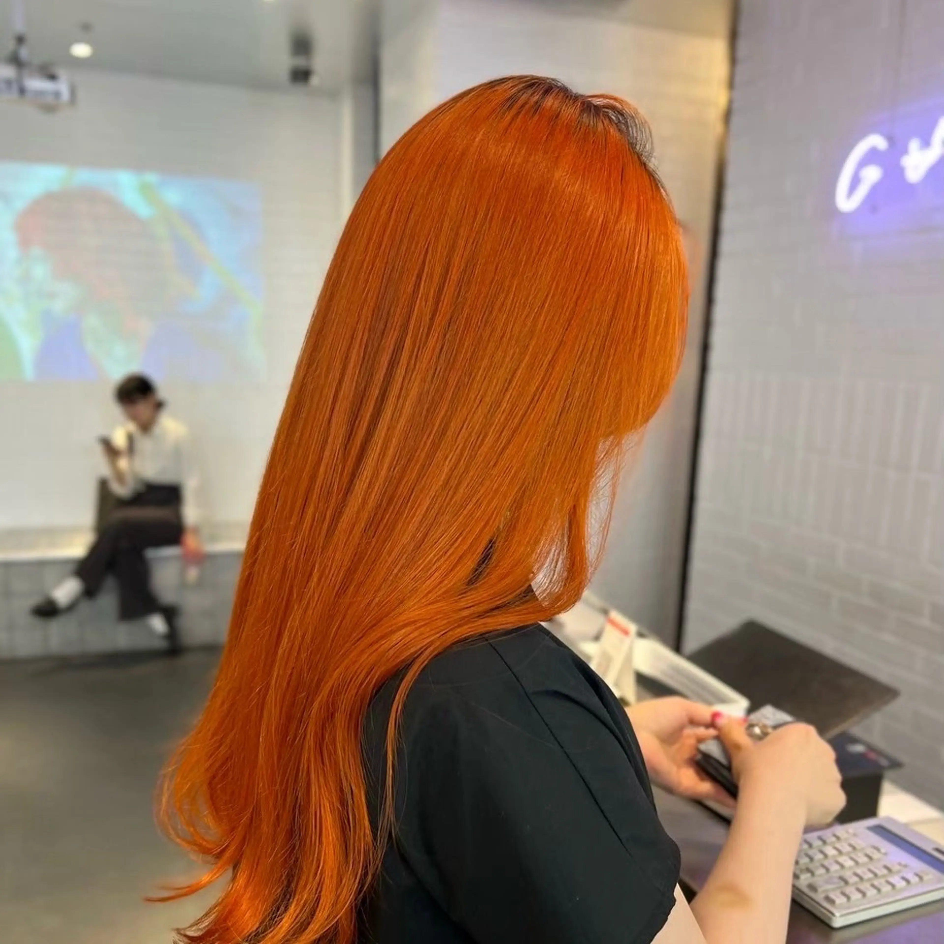 ロング カラー ヘアカラー トリートメント ハイトーン×デザイン 🪽🫧HIKARIのヘアスタイル