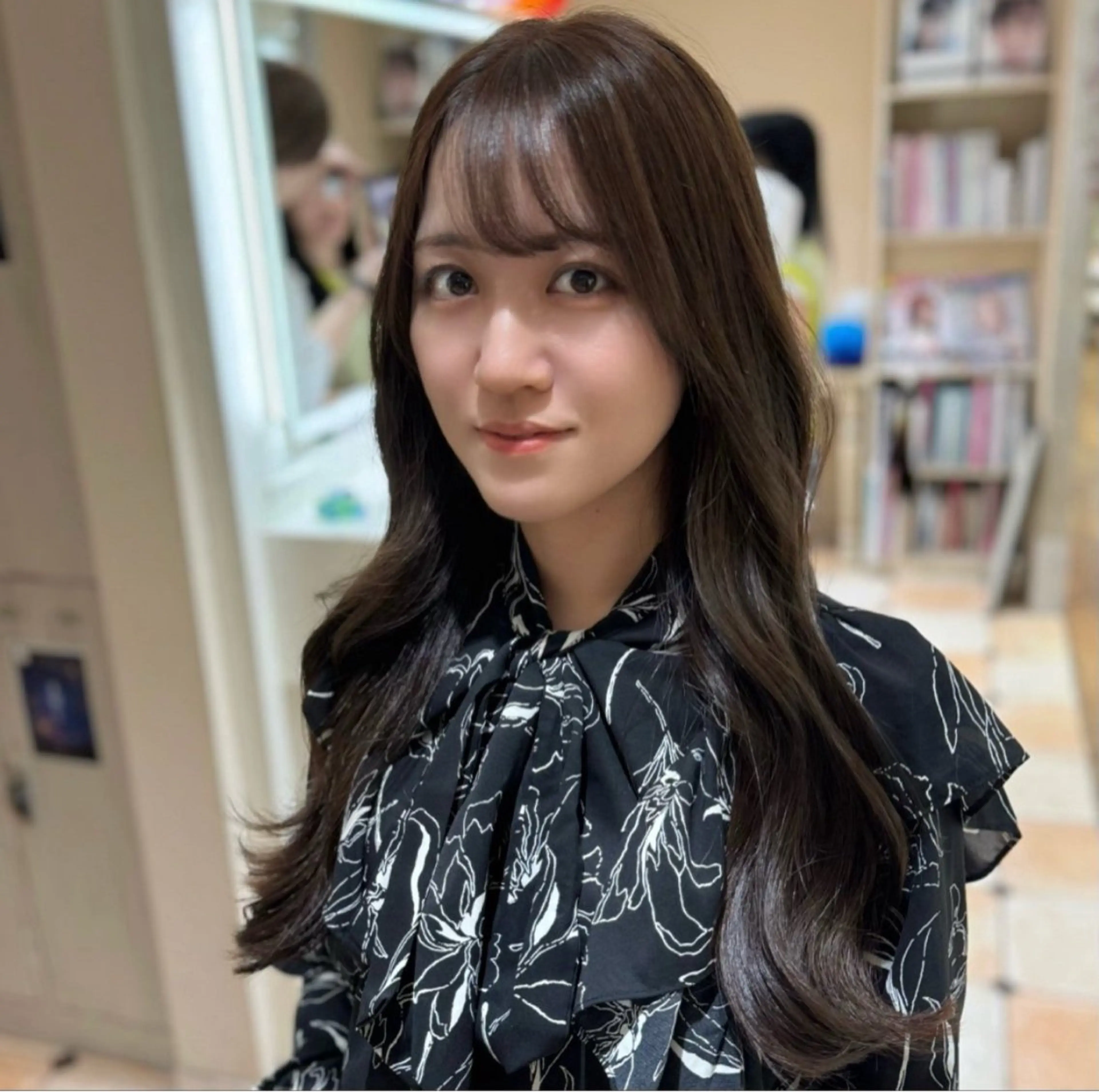 ロング カラー アッシュ ベージュカラー 透明感カラー イルミナカラー 顔周りカット ヘアカラー トリートメント 新宿透明感カラー 髪質改善/吉川怜奈のヘアスタイル