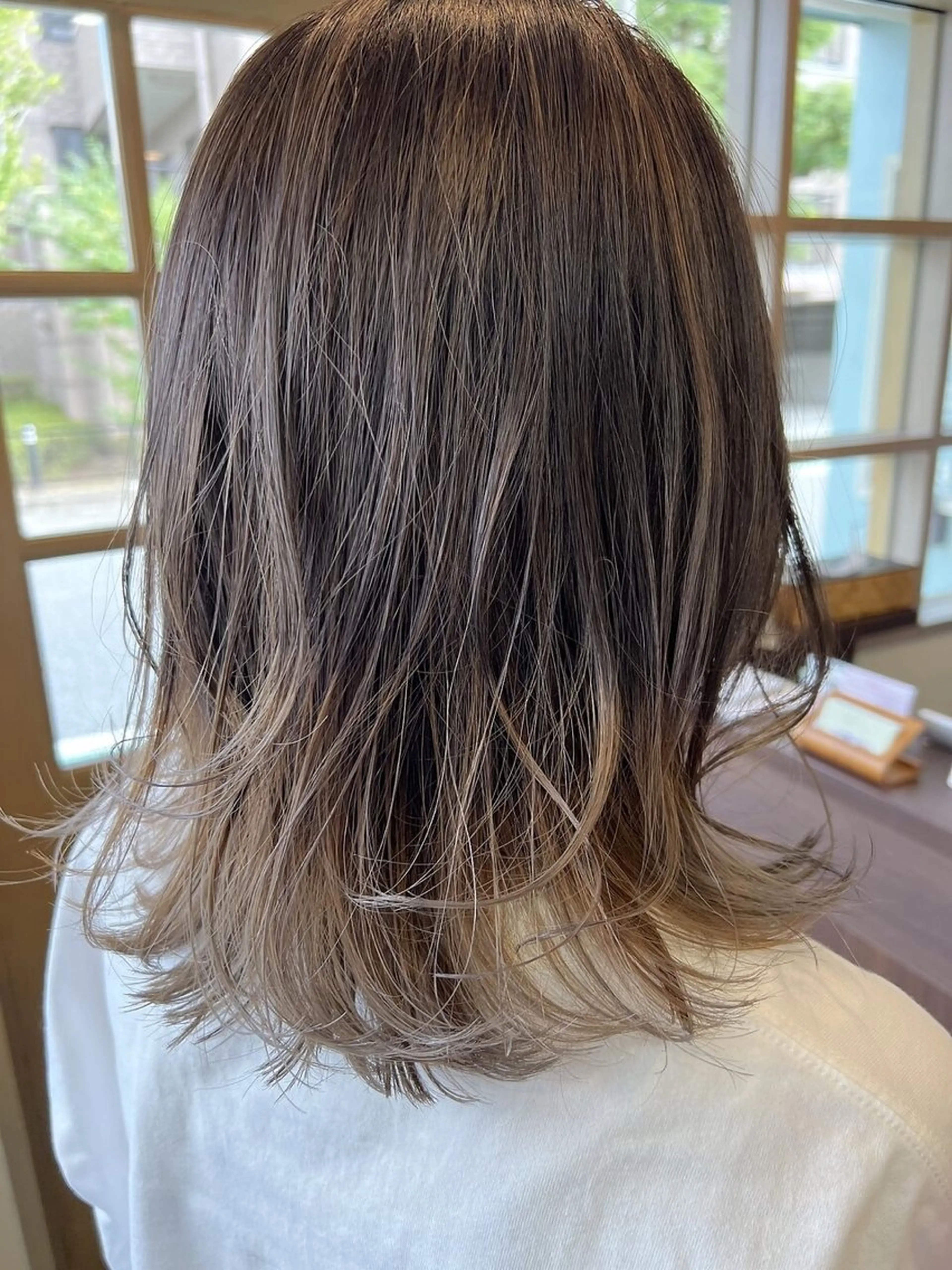 ミディアム カラー 浅原 恵樹のヘアスタイル