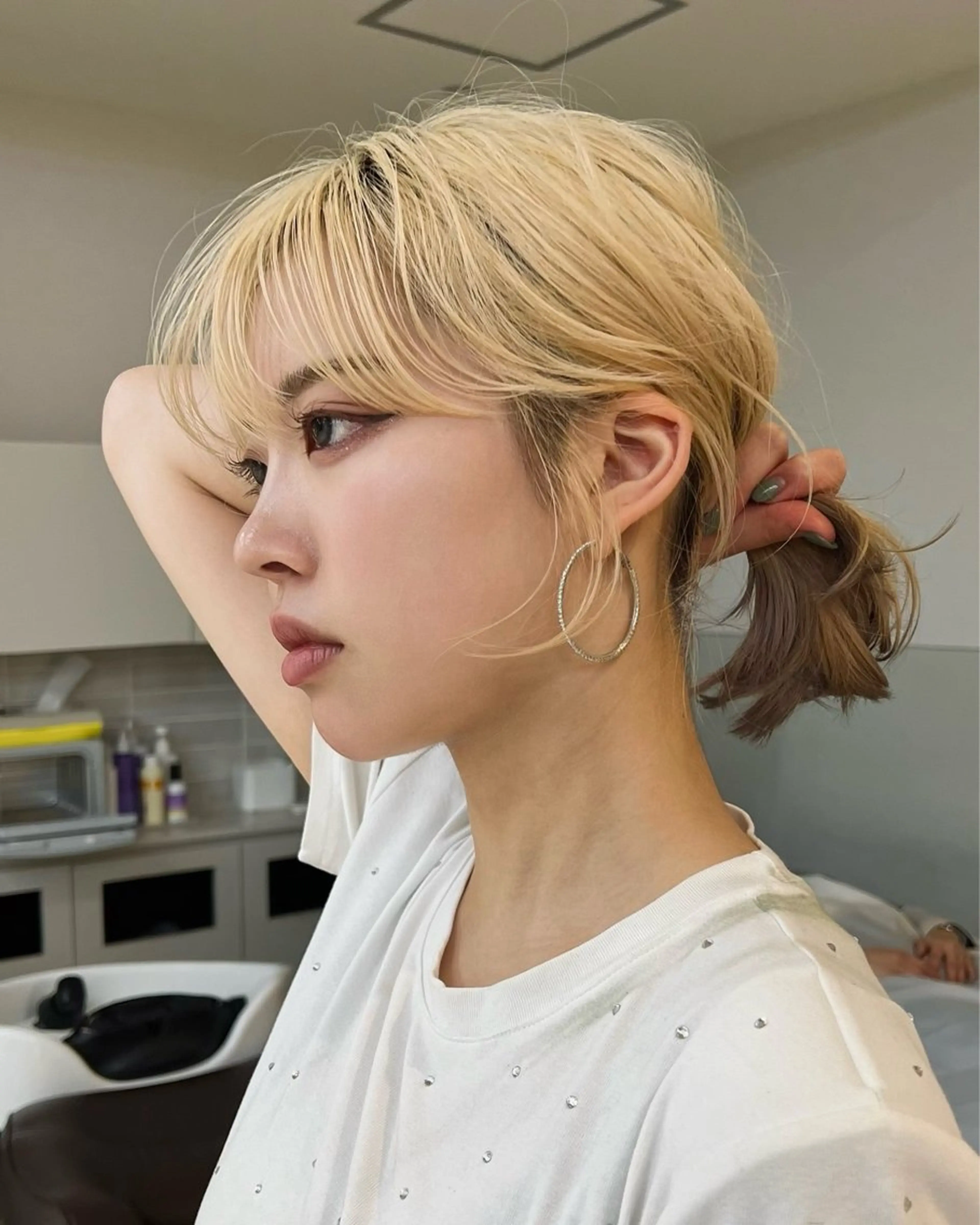 ショート カラー アッシュ アッシュブラウン ブリーチ ブラウンカラー ケアブリーチ ヘアカラー トリートメント ヘアセット レイヤー専門家 ダブルカラー修のヘアスタイル