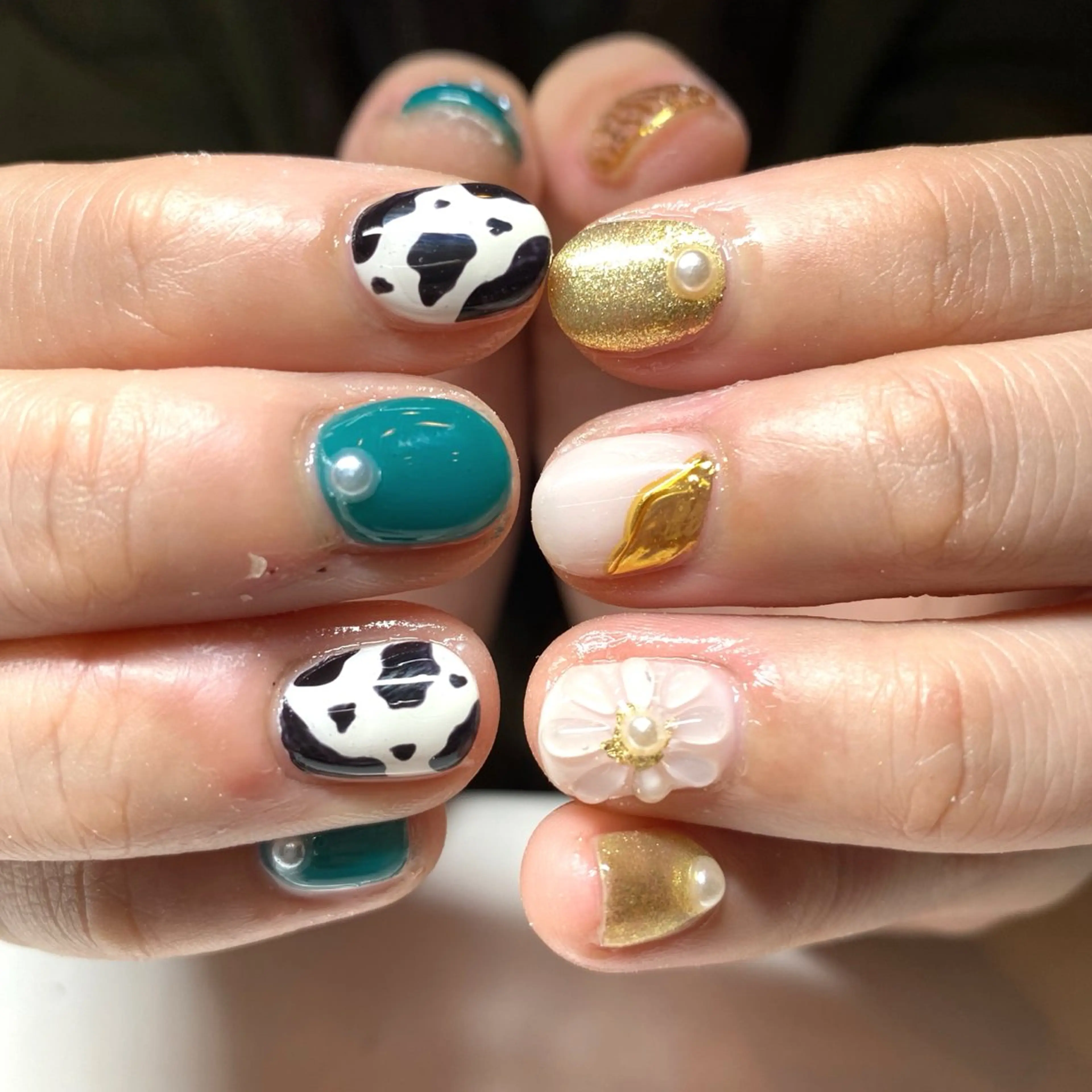ネイル アニマル柄 フラワーネイル ハンドネイル Nails VINATIのネイルデザイン