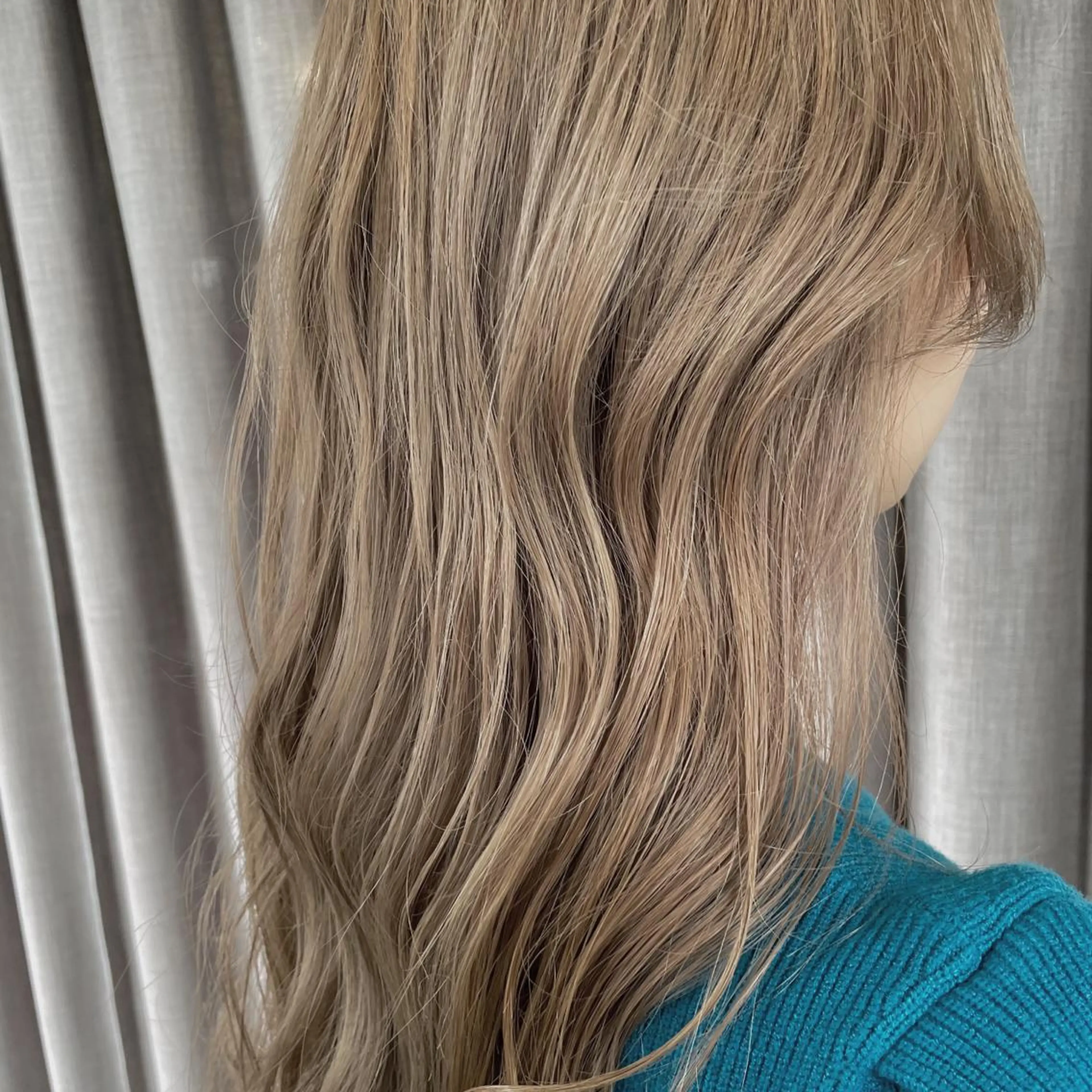 ロング カラー ハイトーンカラー 実力派スタイリストの 完全無料パーマのヘアスタイル