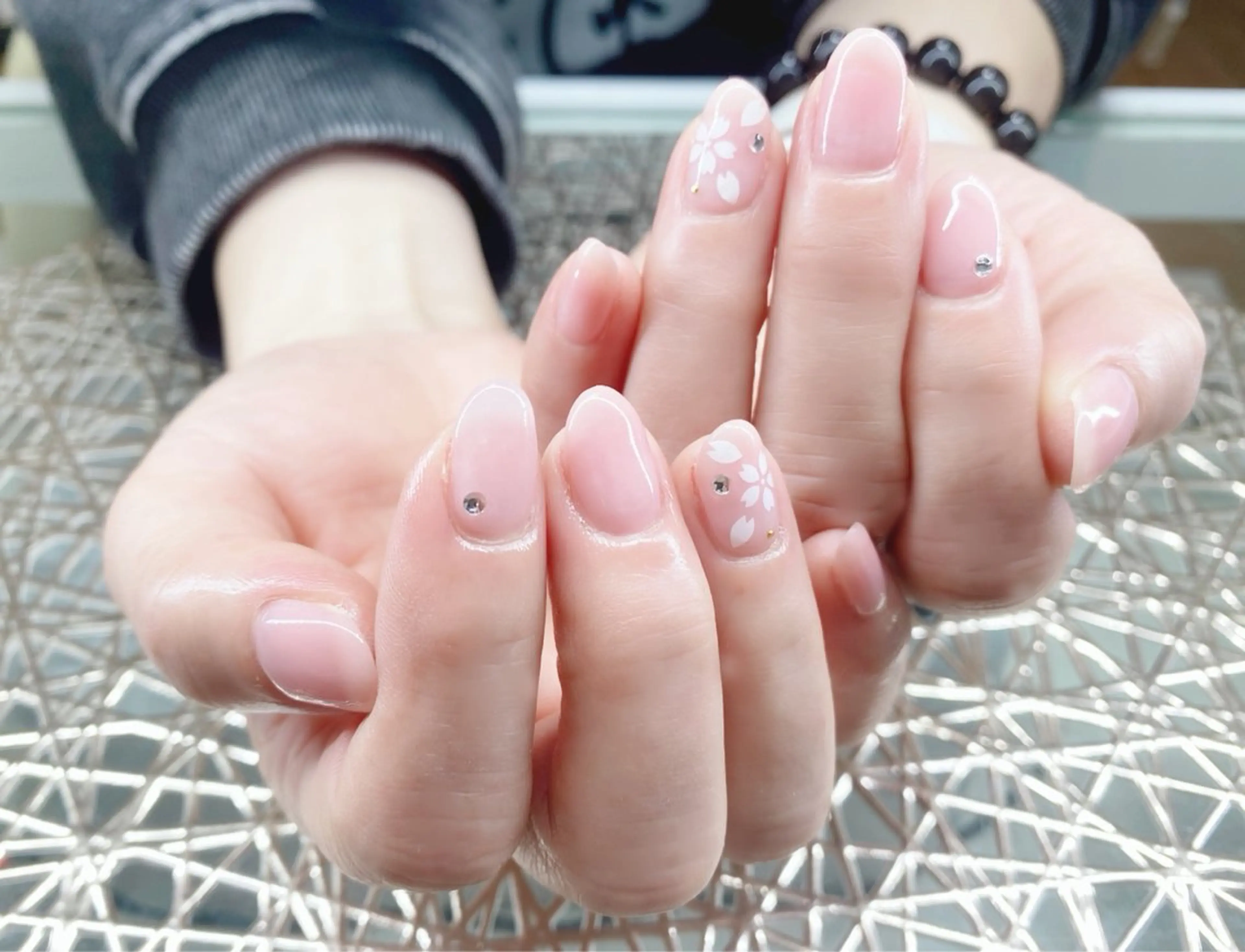 ネイル 桜ネイル 春ネイル ハンドネイル ネイルサロン nail_upのネイルデザイン