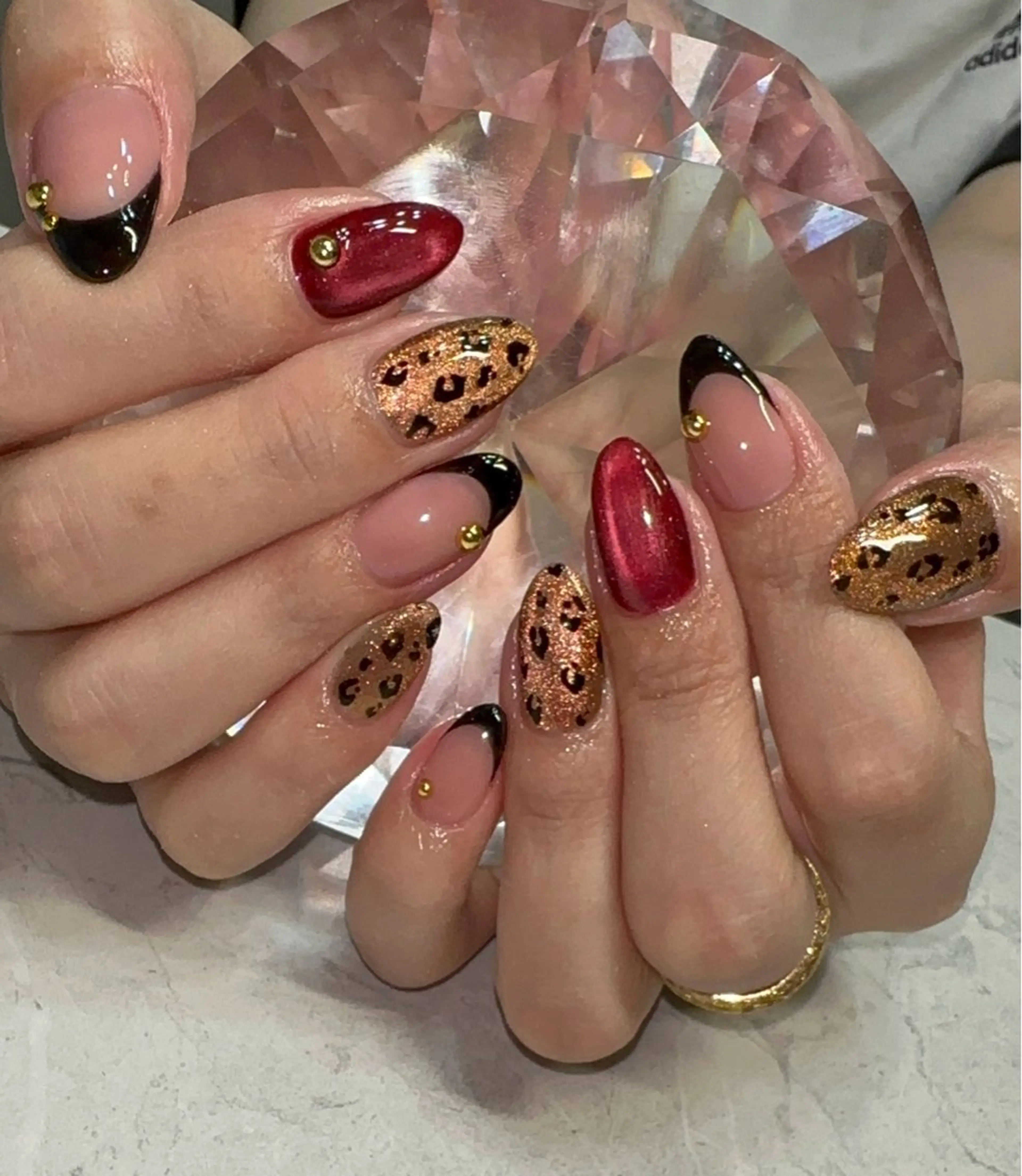 ネイル アニマル柄 キラキラネイル マグネットネイル ハンドネイル Nailsalon Clairのネイルデザイン
