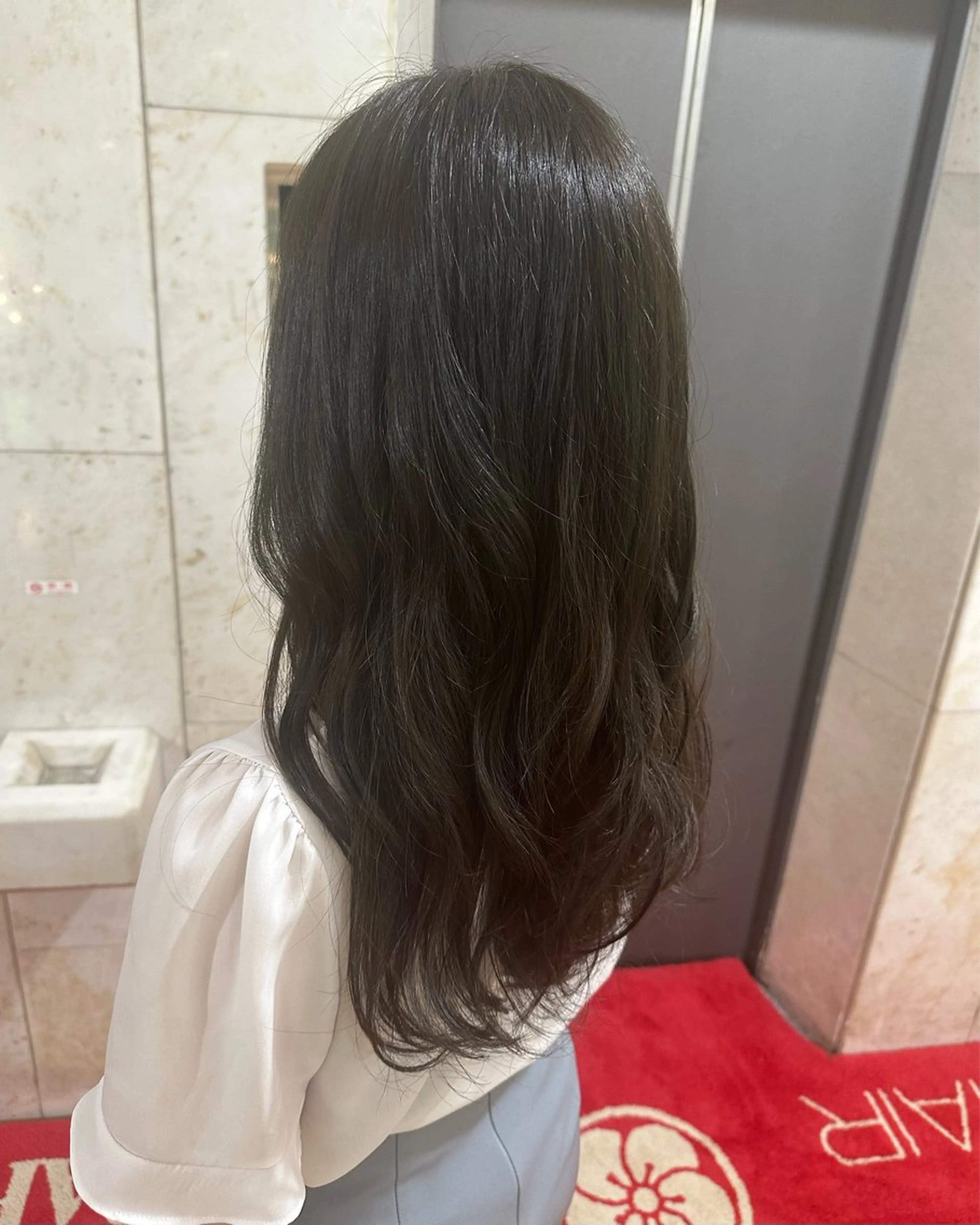 セミロング オブヘア所属・銀座／ るかのヘアスタイル