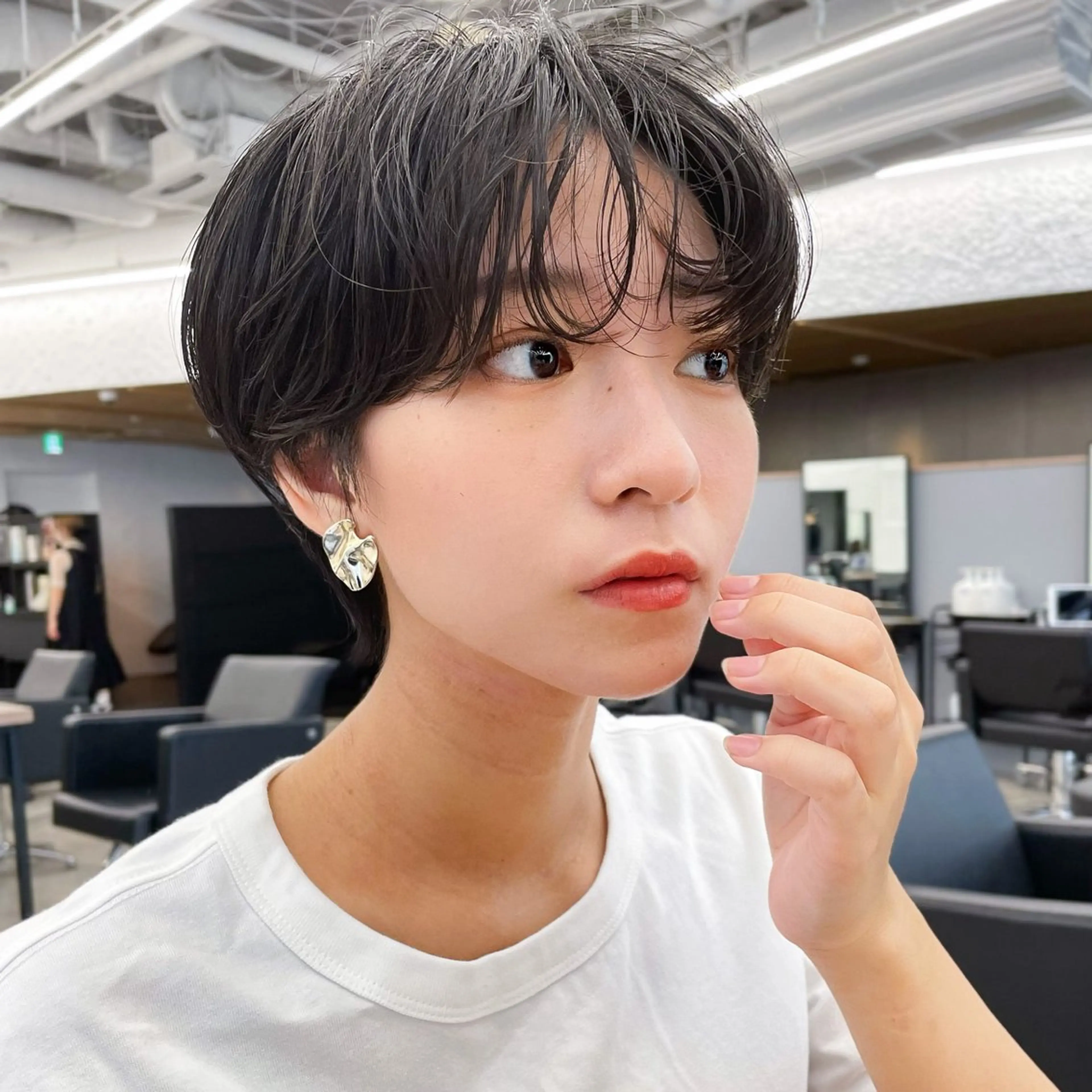 ショート パーマ ショートヘア カット ヘアカラー レイヤー/ショート透 明感カラー/西田祐賀のヘアスタイル