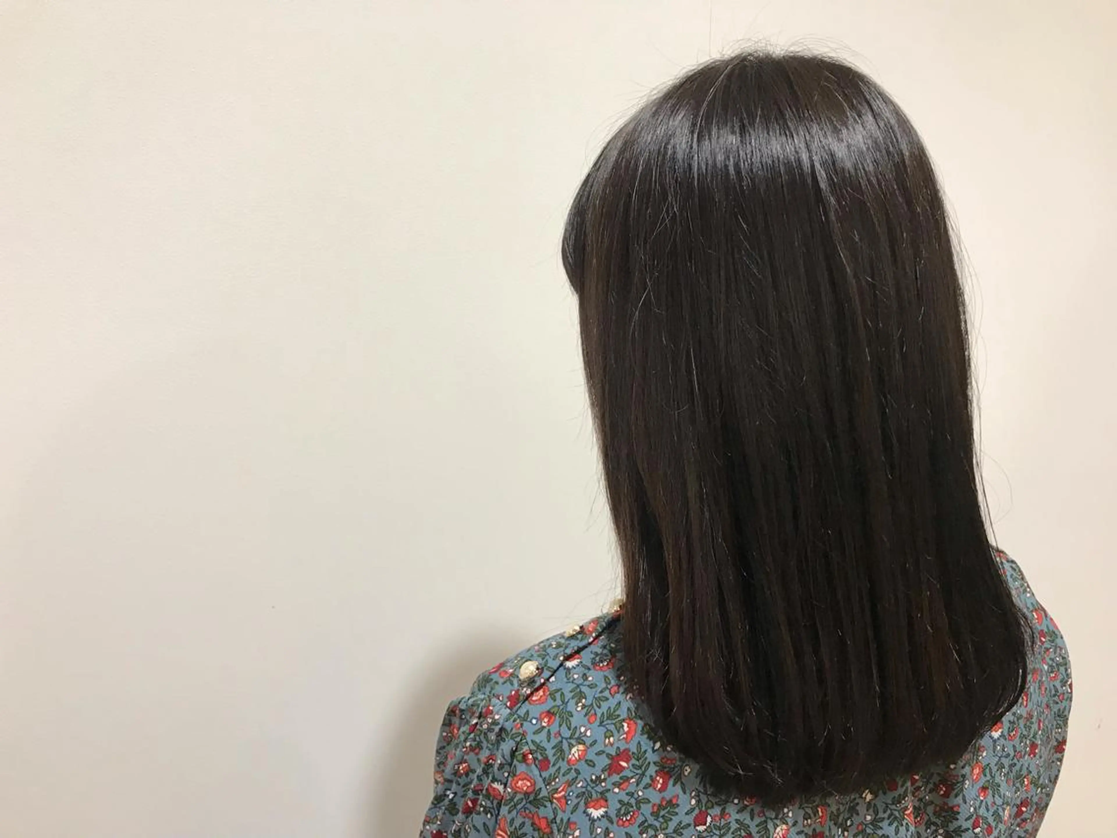 セミロング 暖色カラー🍊 ボブ🌿顔周りcutのヘアスタイル