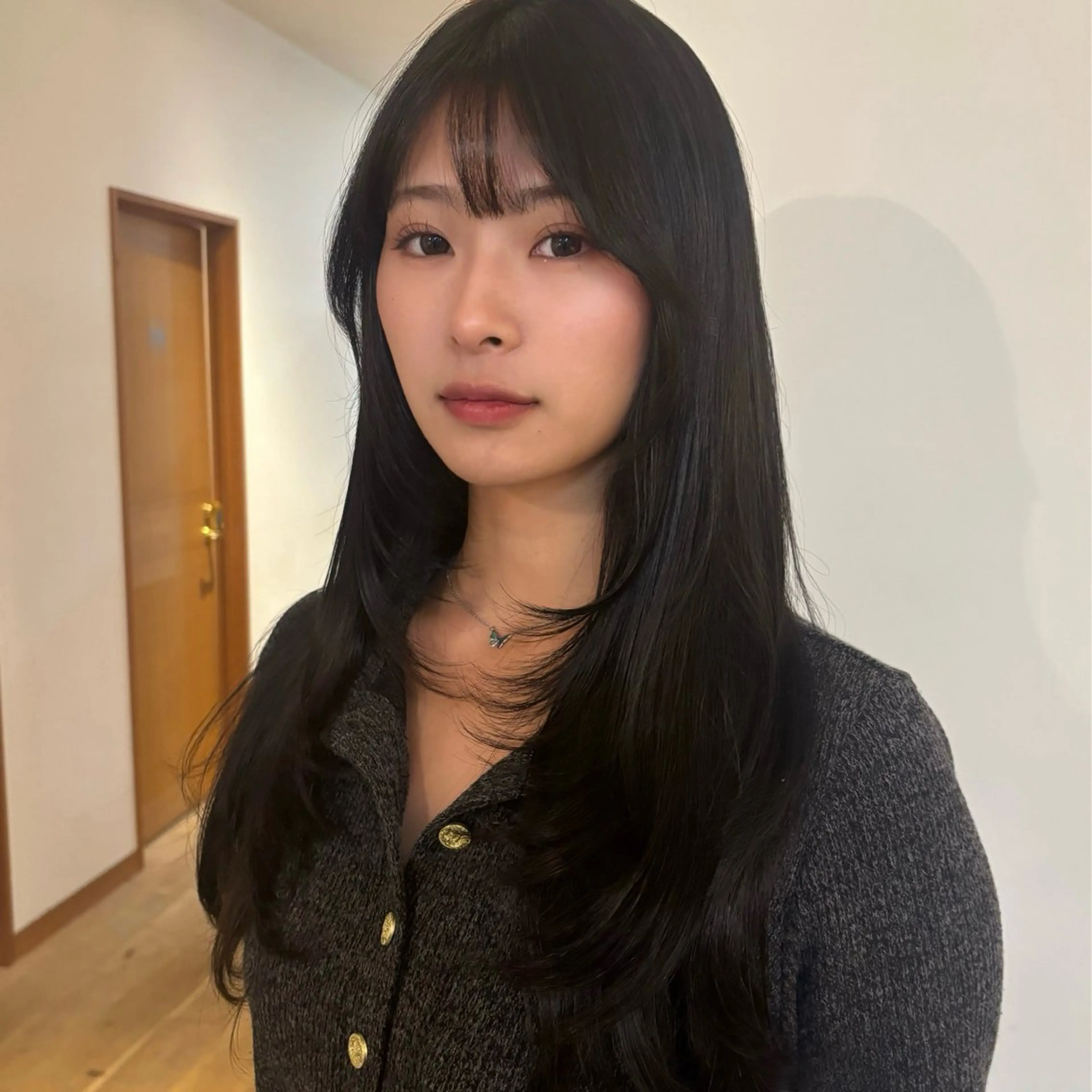 ロング カラー 透明感カラー グレージュ ハッシュカット カット ヘアカラー 韓国風レイヤーカット /suite ゆうめのヘアスタイル