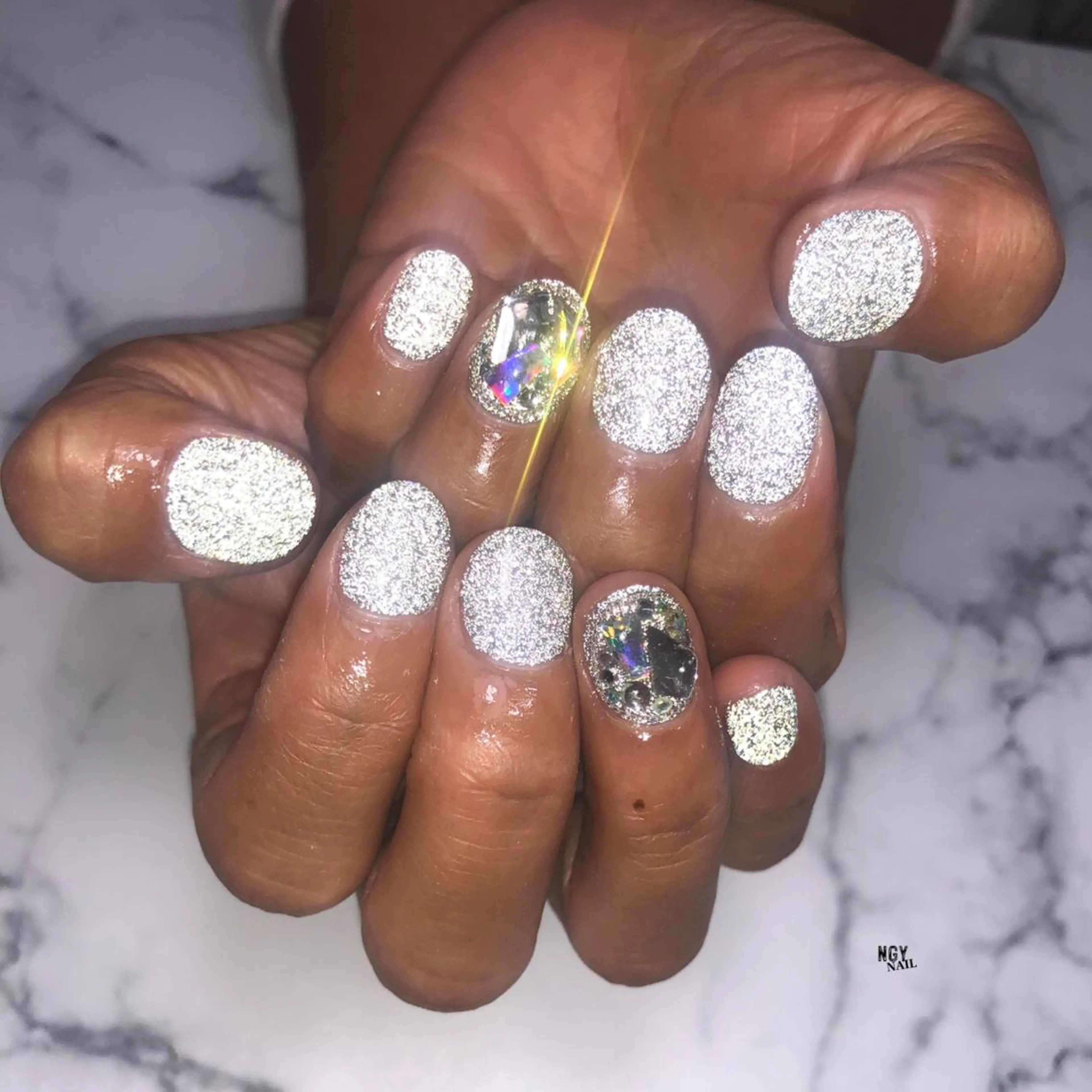 ネイル フラッシュネイル ジェルネイル キラキラネイル 韓国ネイル ラメ(グリッター) ハンドネイル NAIL NOWのネイルデザイン