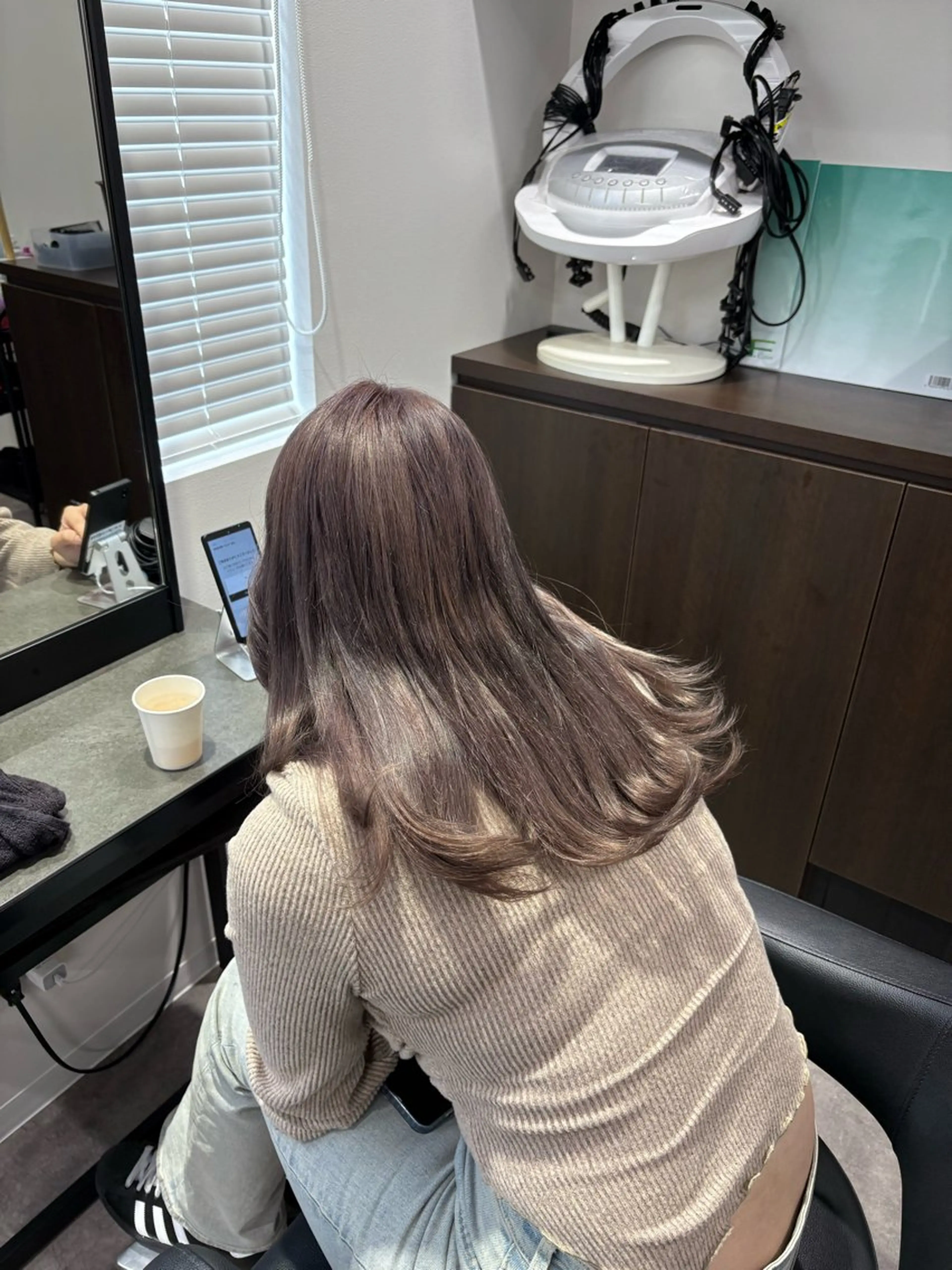 セミロング カラー ヘアカラー トリートメント 韓国ヘア暗髪 ダブルカラーメンズ可のヘアスタイル