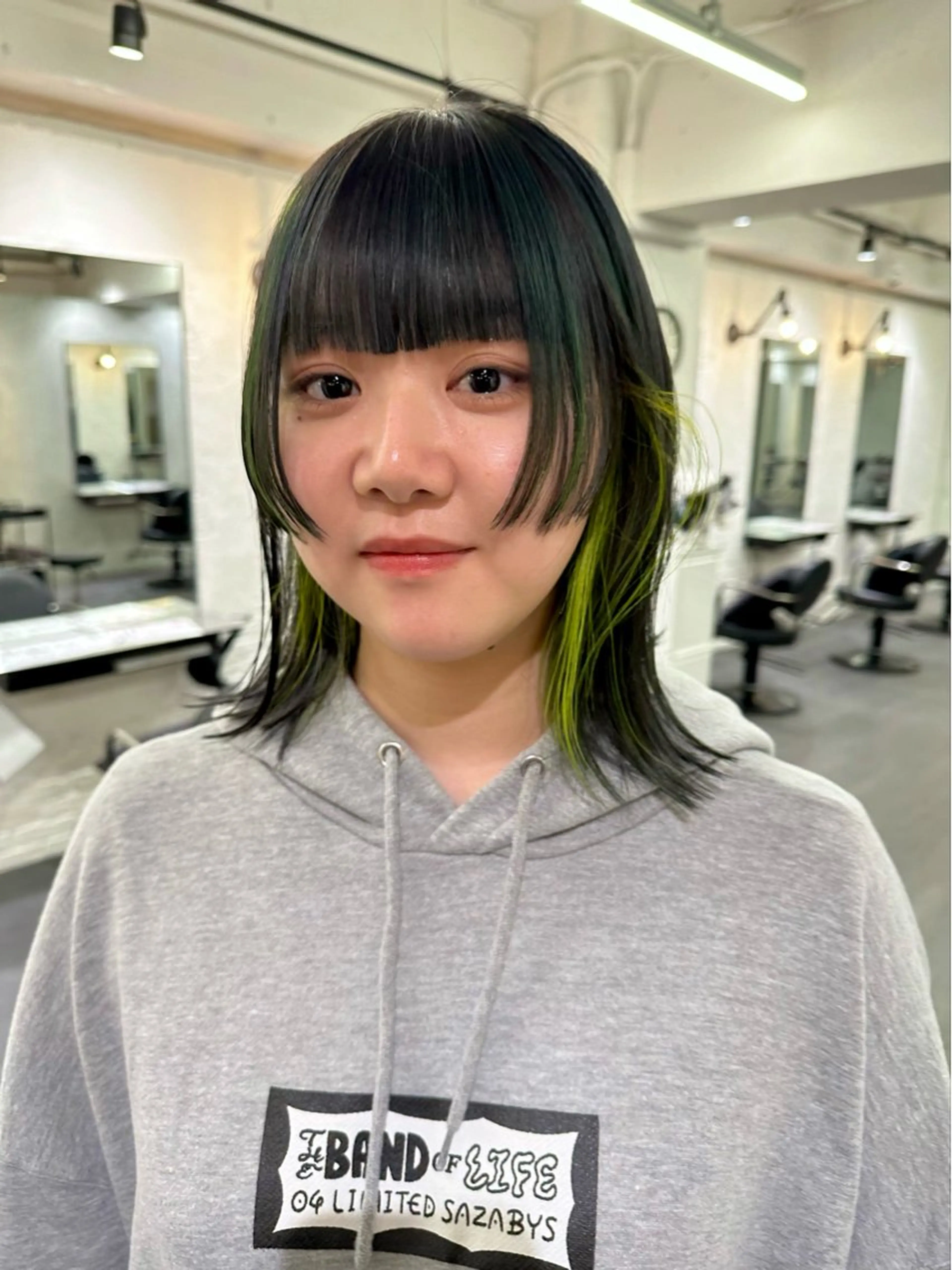 ショート カラー カット ヘアカラー トリートメント 梅田ハイトーン チダ ヒナノのヘアスタイル