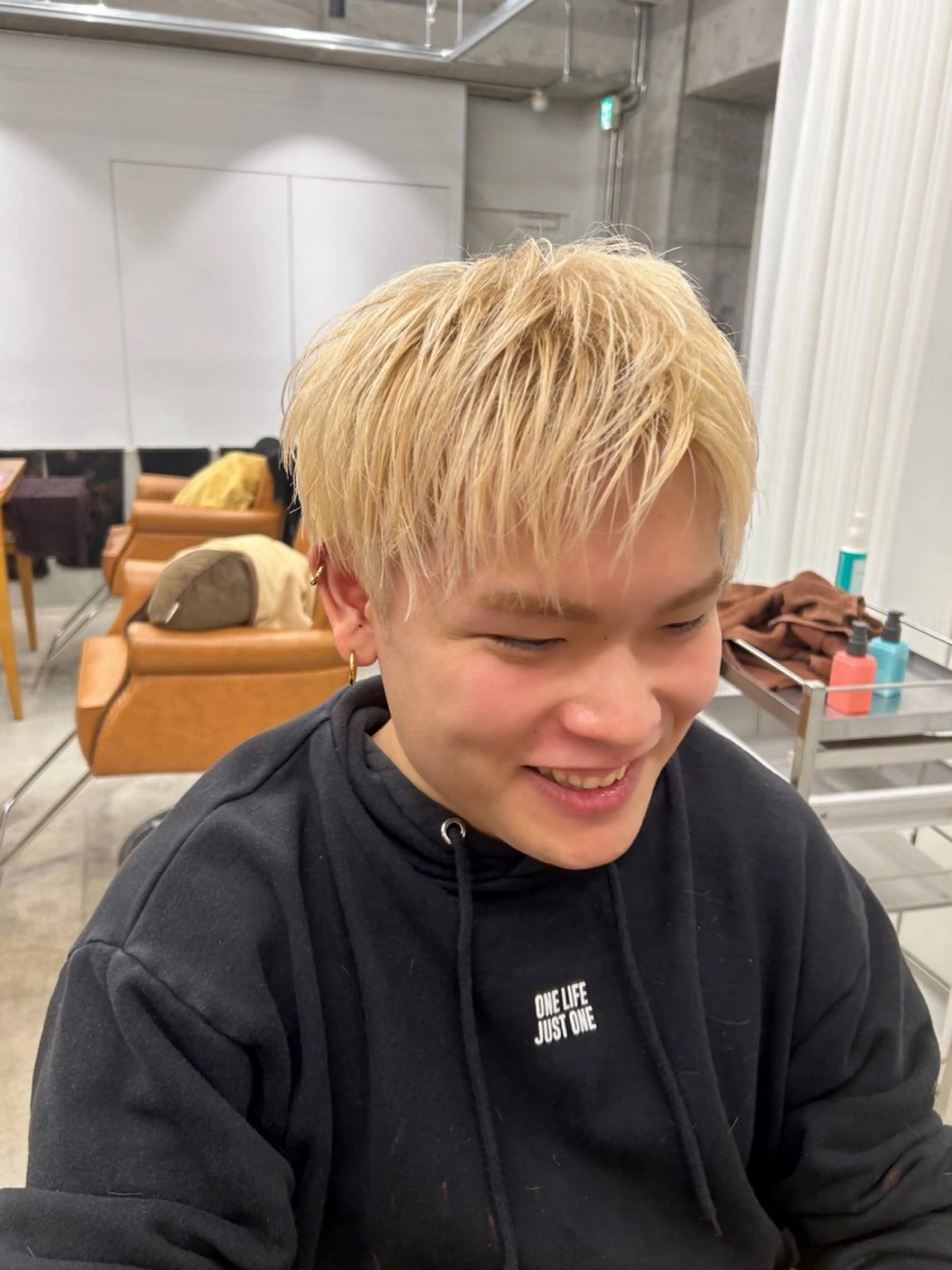 ショート カラー メンズ メンズブリーチ ブリーチ ケアブリーチ ダブルカラー ヘアカラー トリートメント 山野愛子美容室銀座店所属・🌼髪質改善/透明感 艶髪タケドミのヘアスタイル