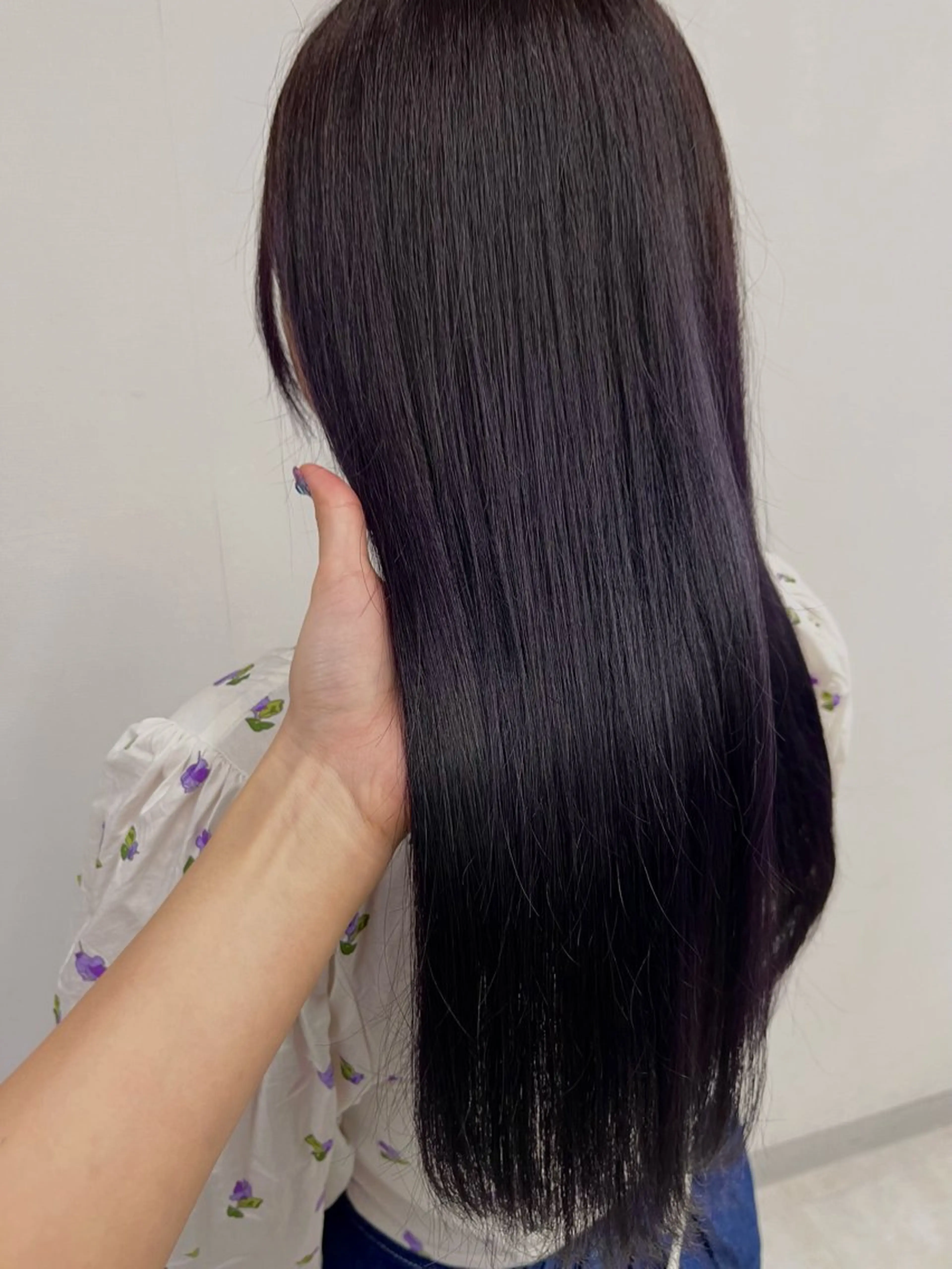 ロング カラー 透明感カラー🪿🤍 小顔カットのヘアスタイル