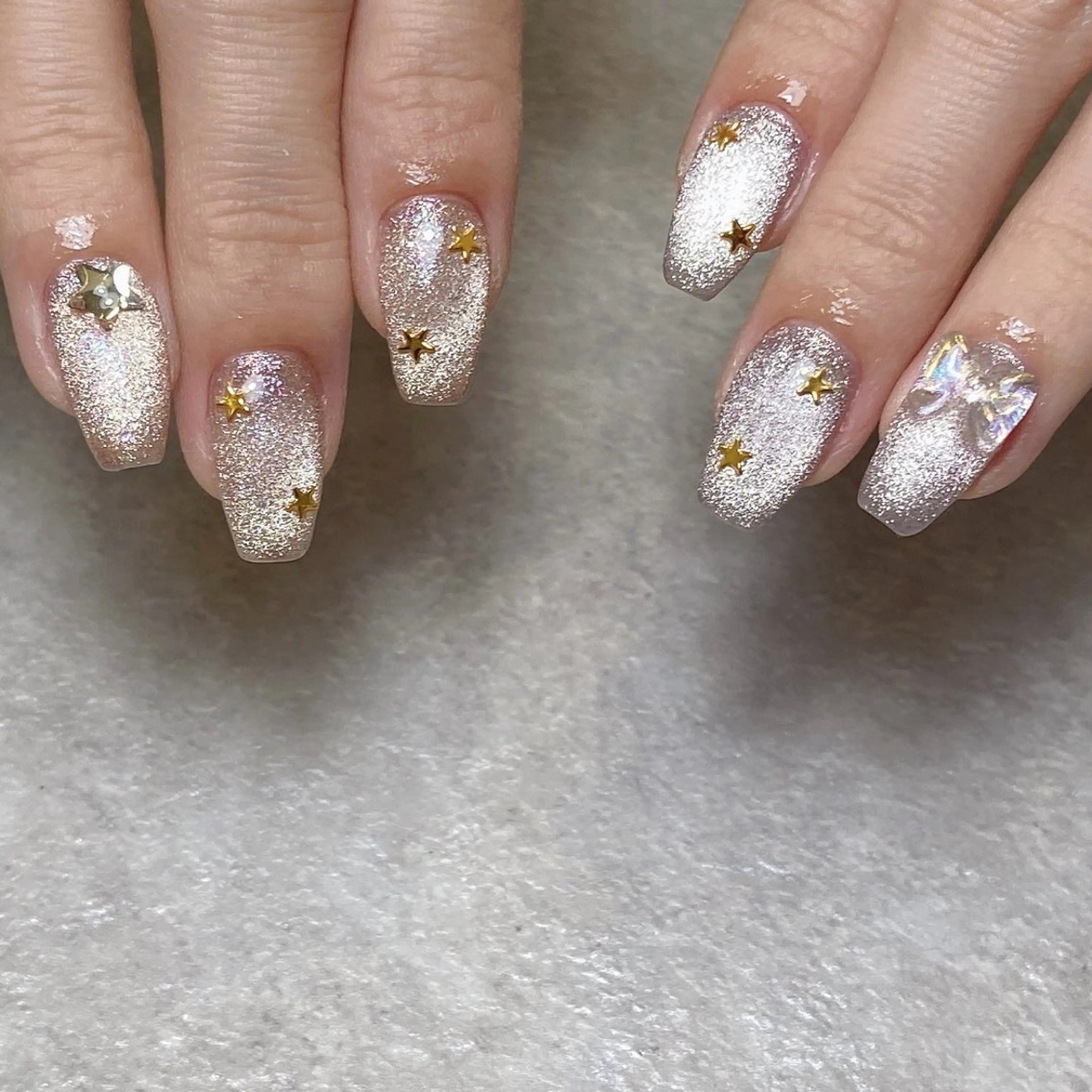 ネイル ストーンネイル ハンドネイル Ayane 🫧のネイルデザイン