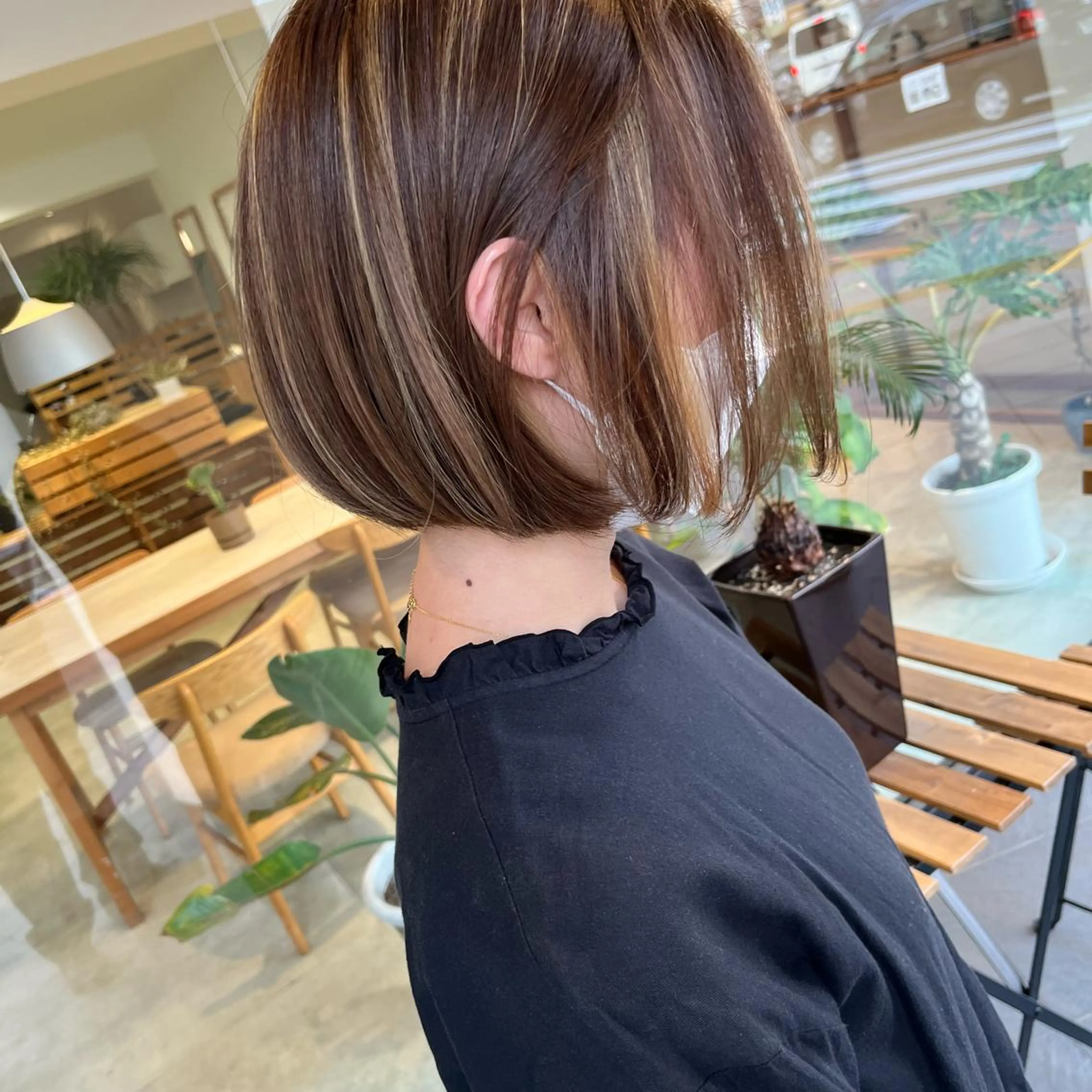 ショート アッシュ 外国人風カラー ハイライト 髪質改善 韓国風ヘア カット ヘアカラー hoNua. 栄/透明感カラーのヘアスタイル