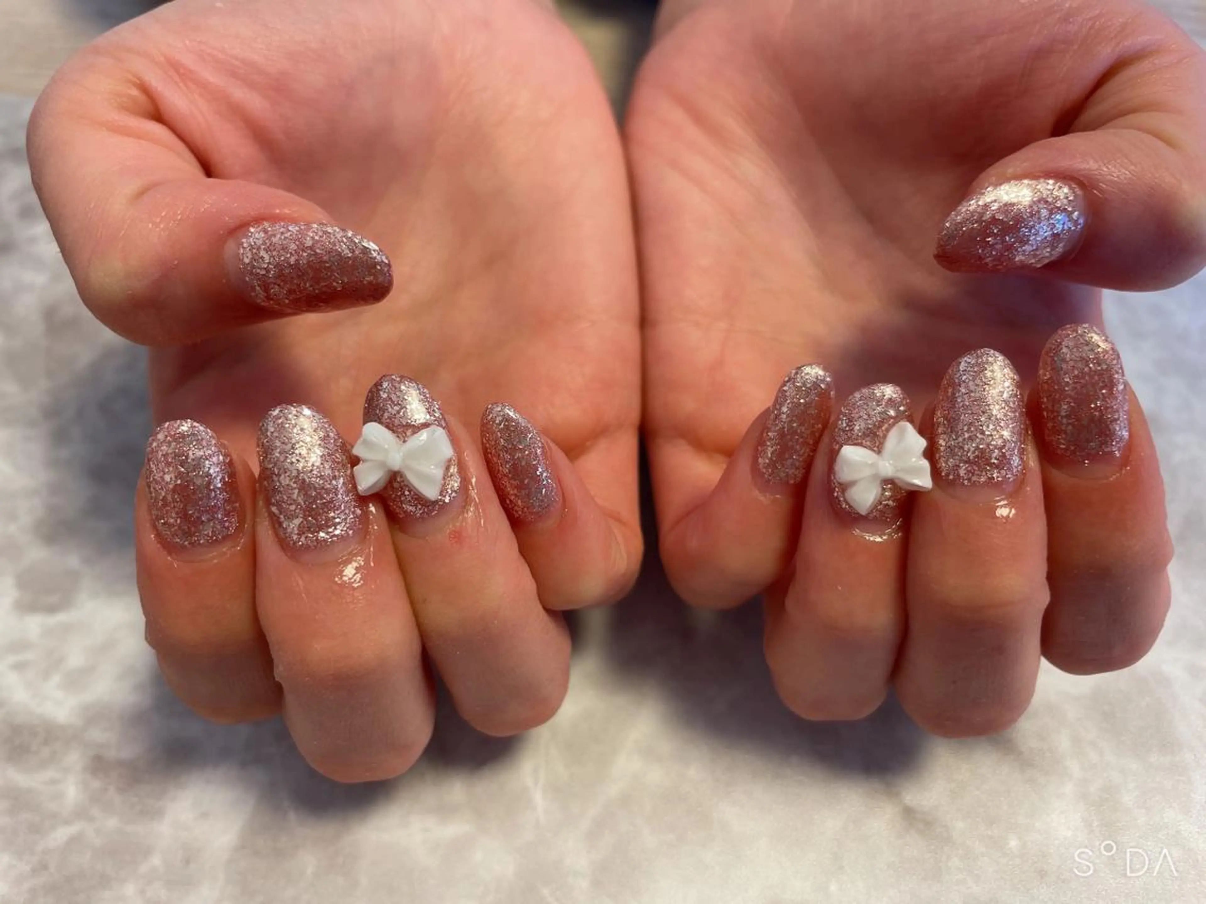 ネイル ラメ(グリッター) リボン Nail salon Betty❤︎のネイルデザイン