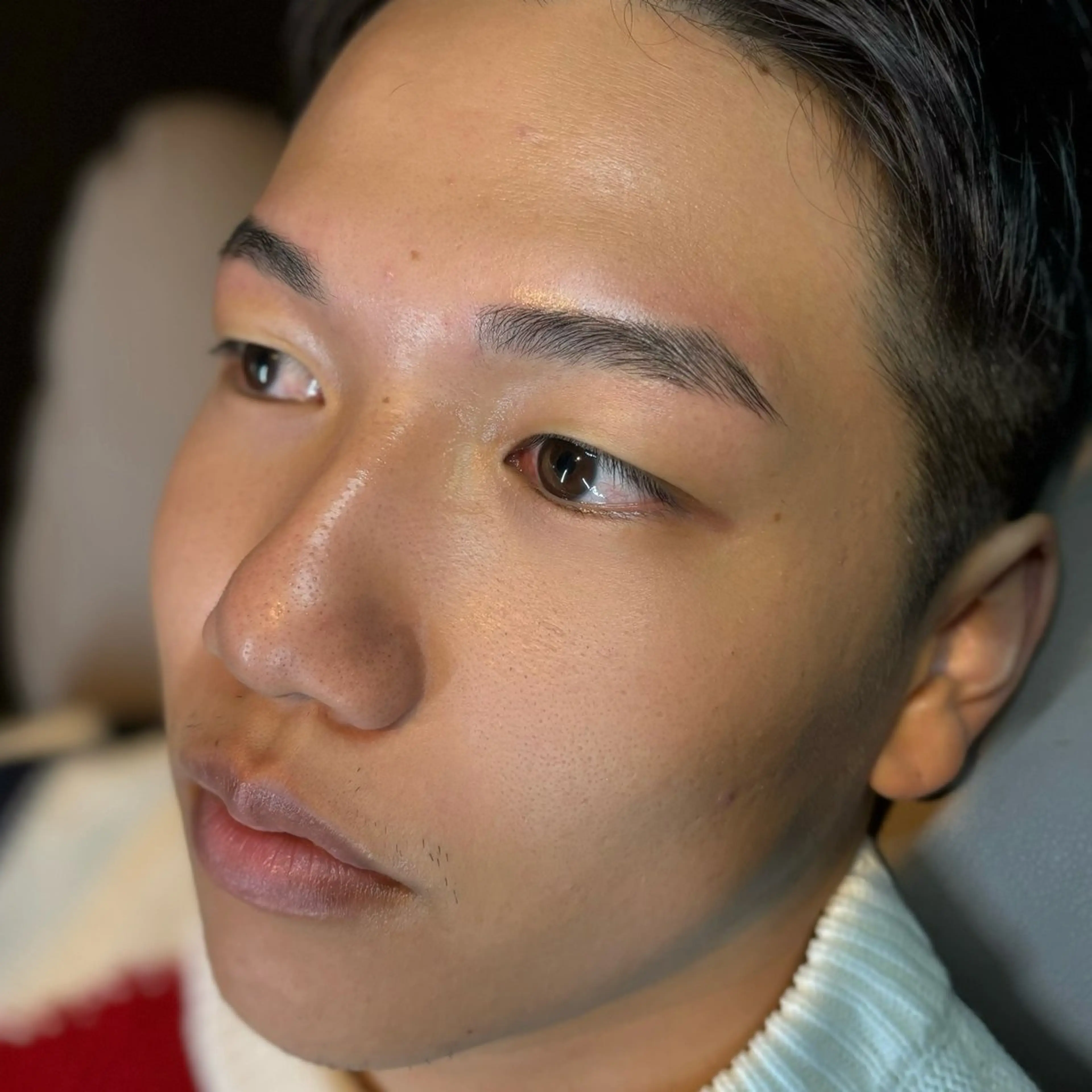 メンズ眉毛Wax +眉毛パーマ+間引き(毛量調整) 7,000円の写真