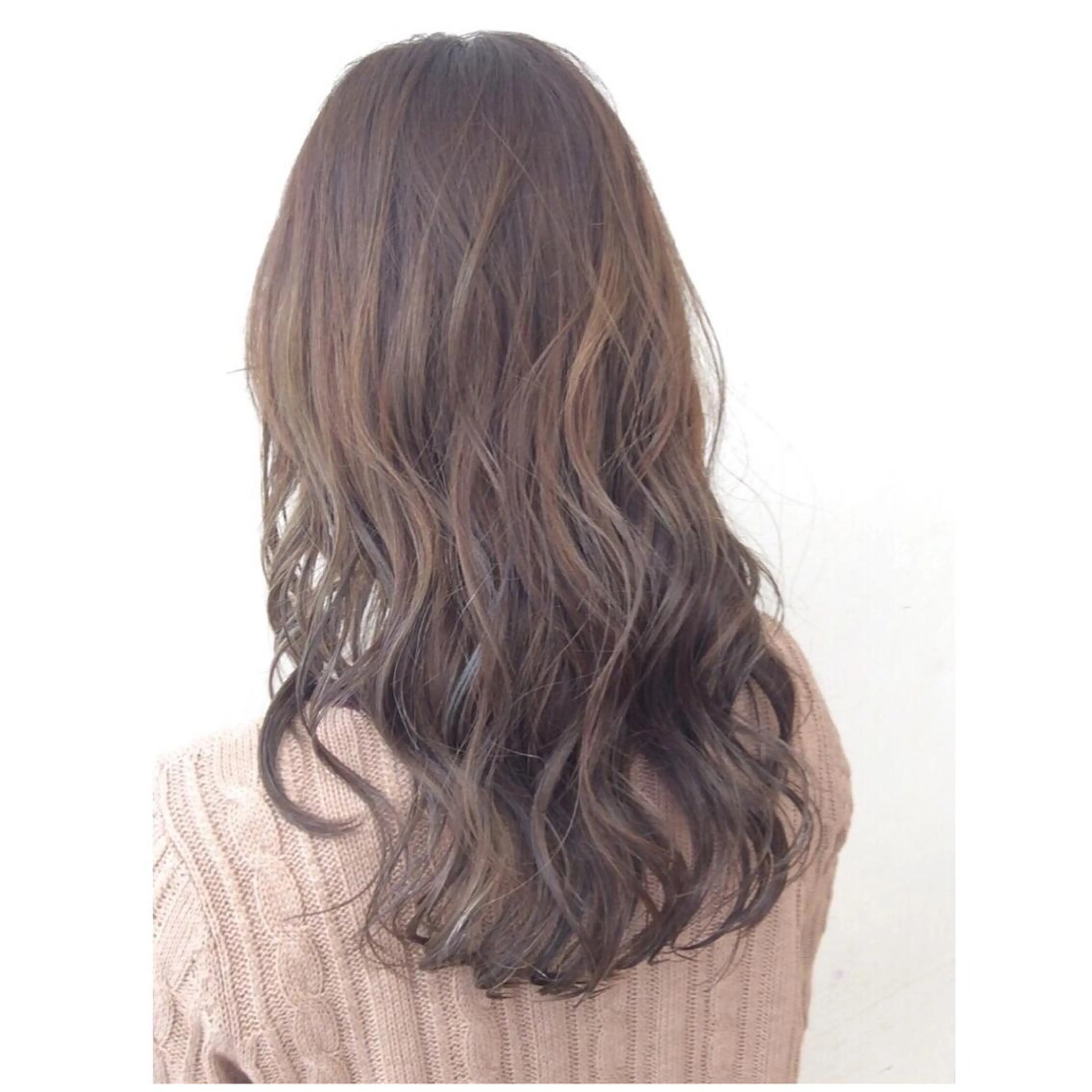 ミディアム セミロング ロング カラー アッシュ TOMOYAレイヤー ブリーチ縮毛矯正のヘアスタイル