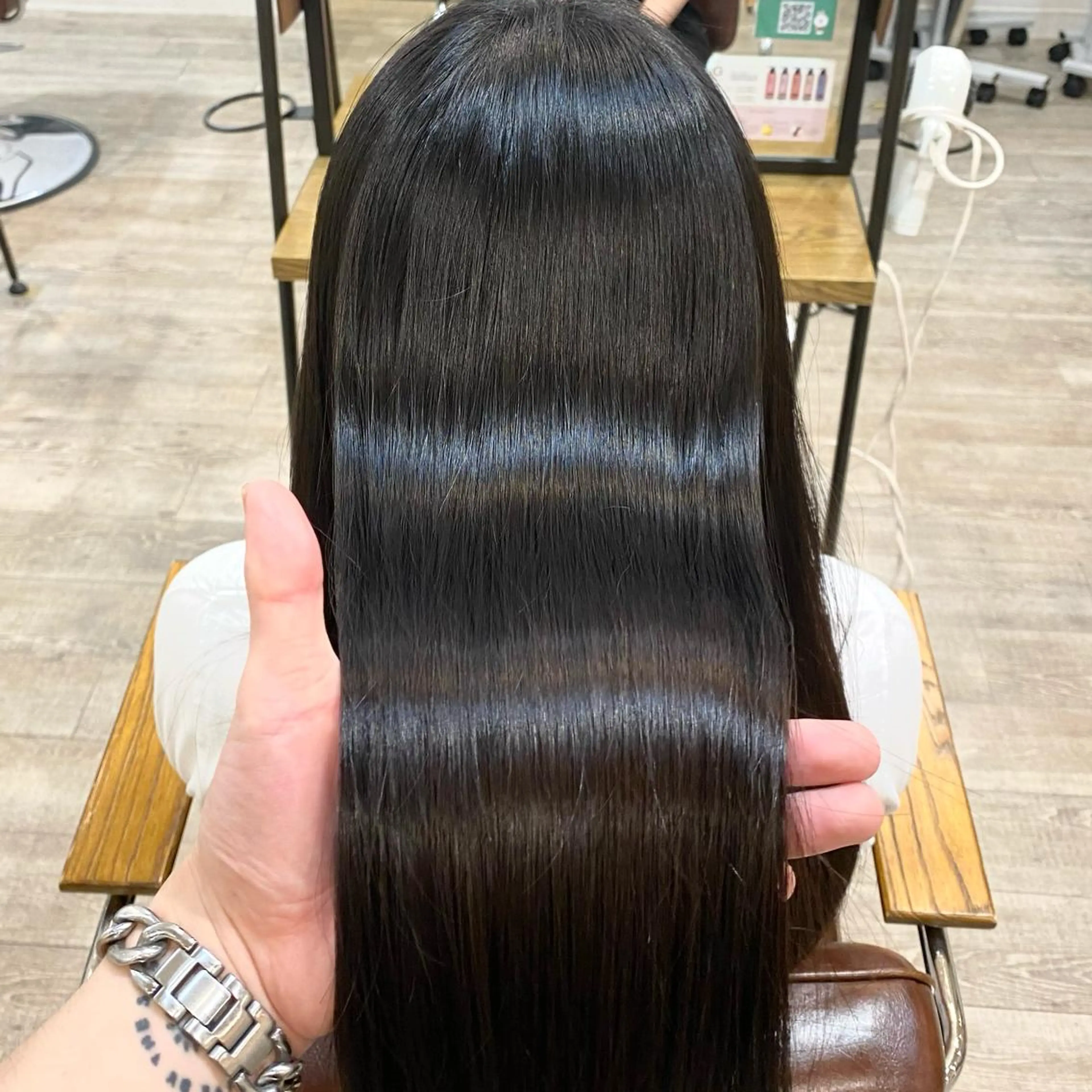 ロング 髪質改善 ロング 縮毛矯正 カット 縮毛矯正 トリートメント 🌟ショート/シ ョートボブ/岡田🌟のヘアスタイル
