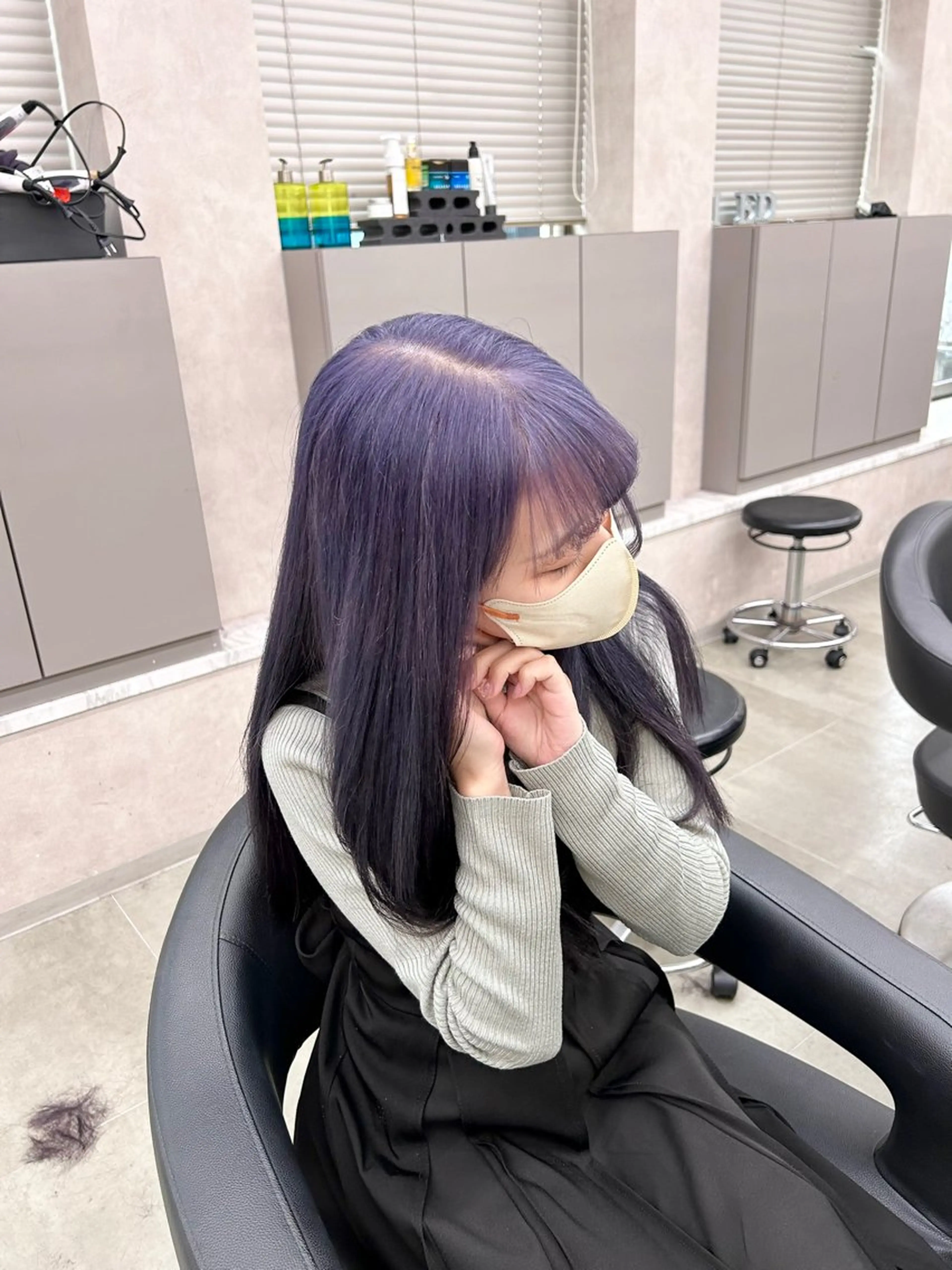 カラー ヘアカラー トリートメント ベージュ／ピンク【く すみカラー】レイヤーのヘアスタイル